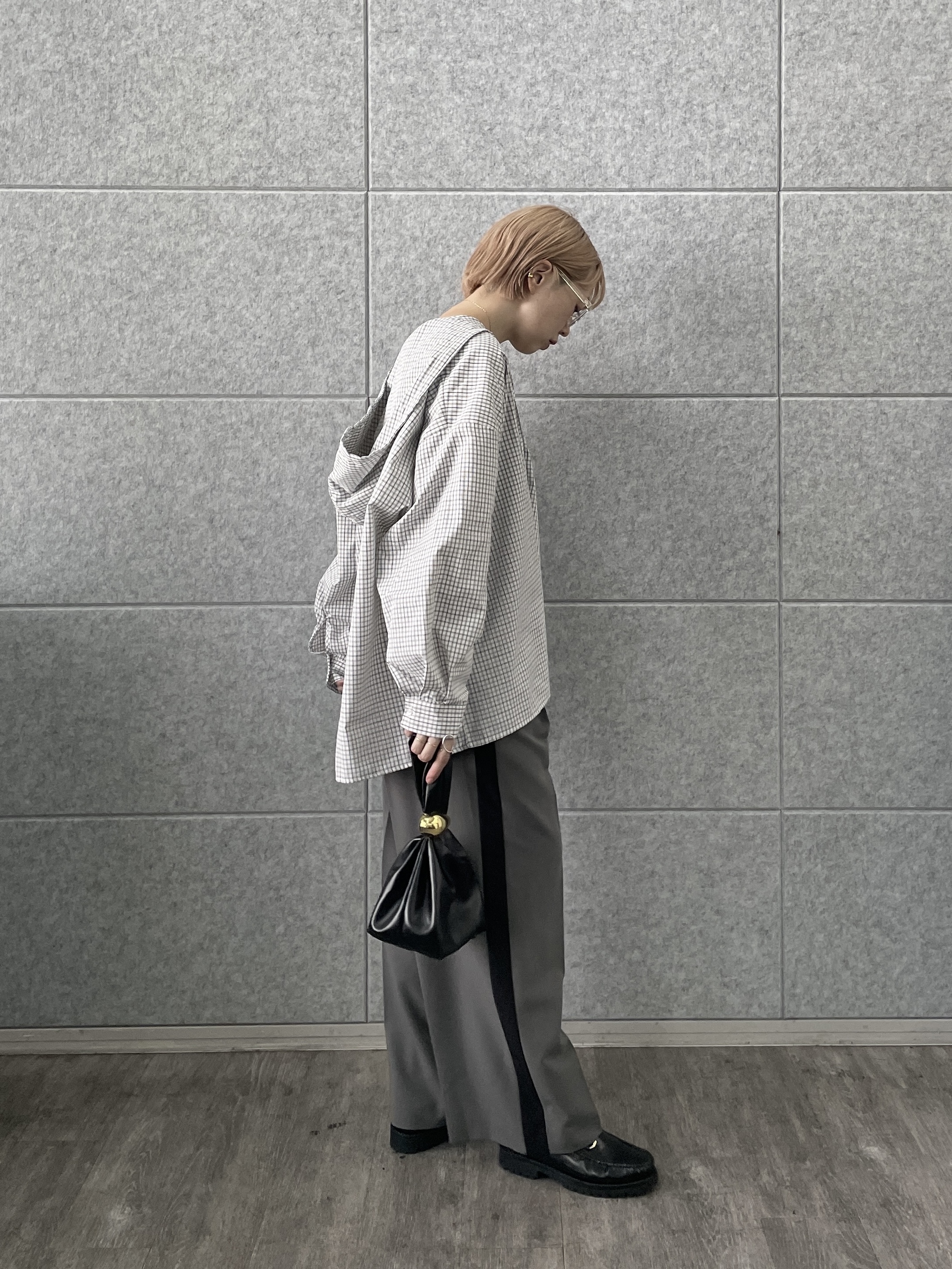 mikuさんの「INDIVI｜Comfy Slacks｜イージーサイドラインワイドパンツ」を使ったコーディネート
