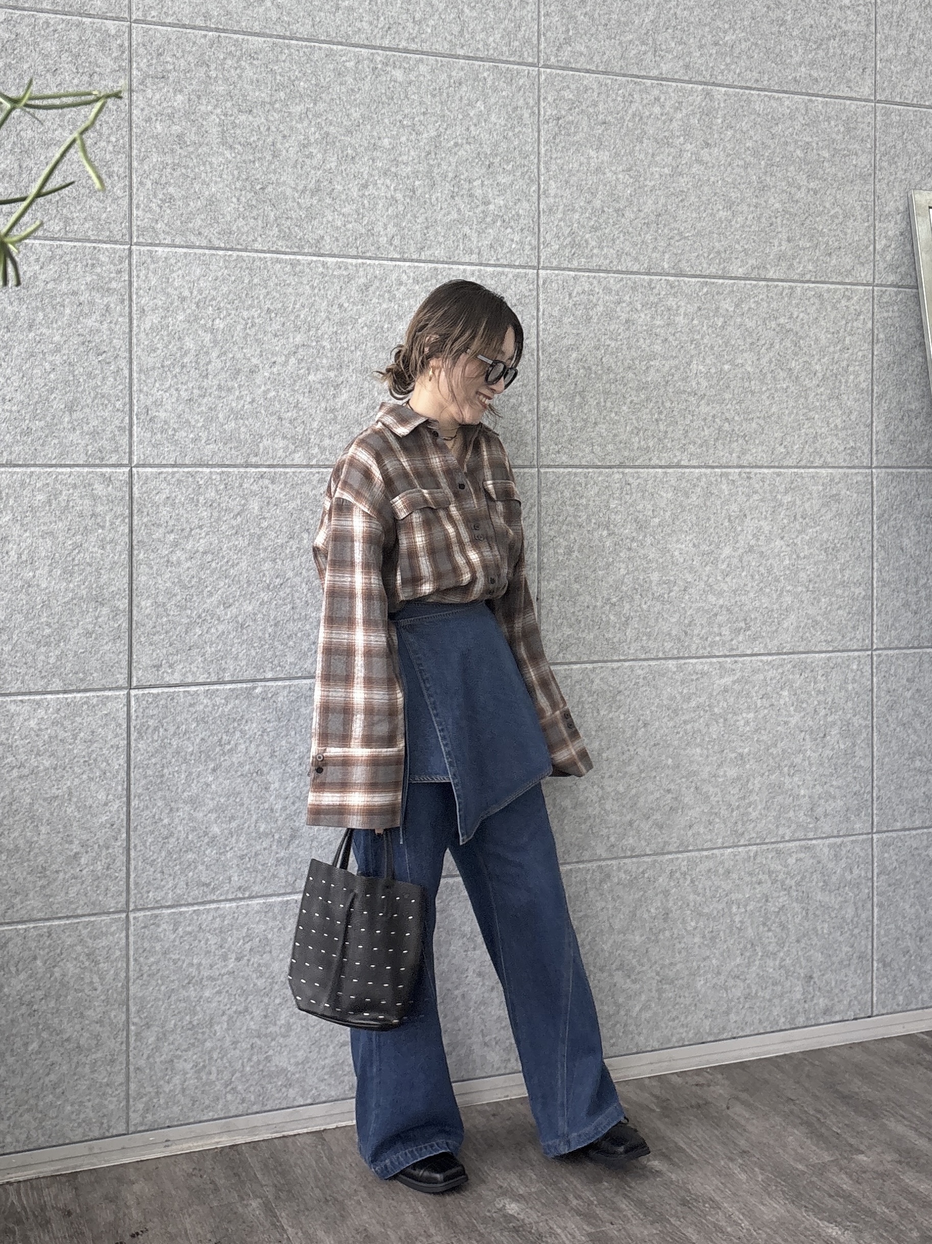 kotakiさんの「INDIVI｜チェックネルシャツ【LIVE紹介／上枝みどりさん着用】」を使ったコーディネート