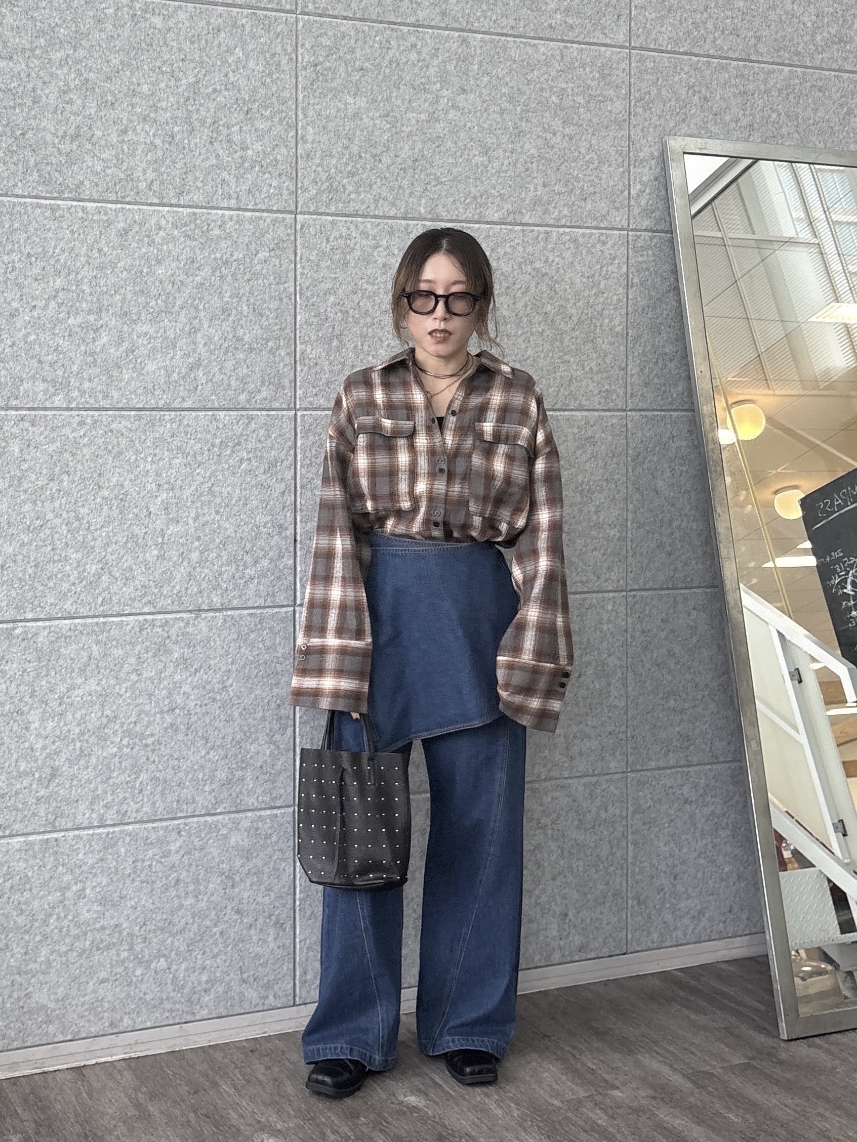 kotakiさんの「INDIVI｜チェックネルシャツ【LIVE紹介／上枝みどりさん着用】」を使ったコーディネート