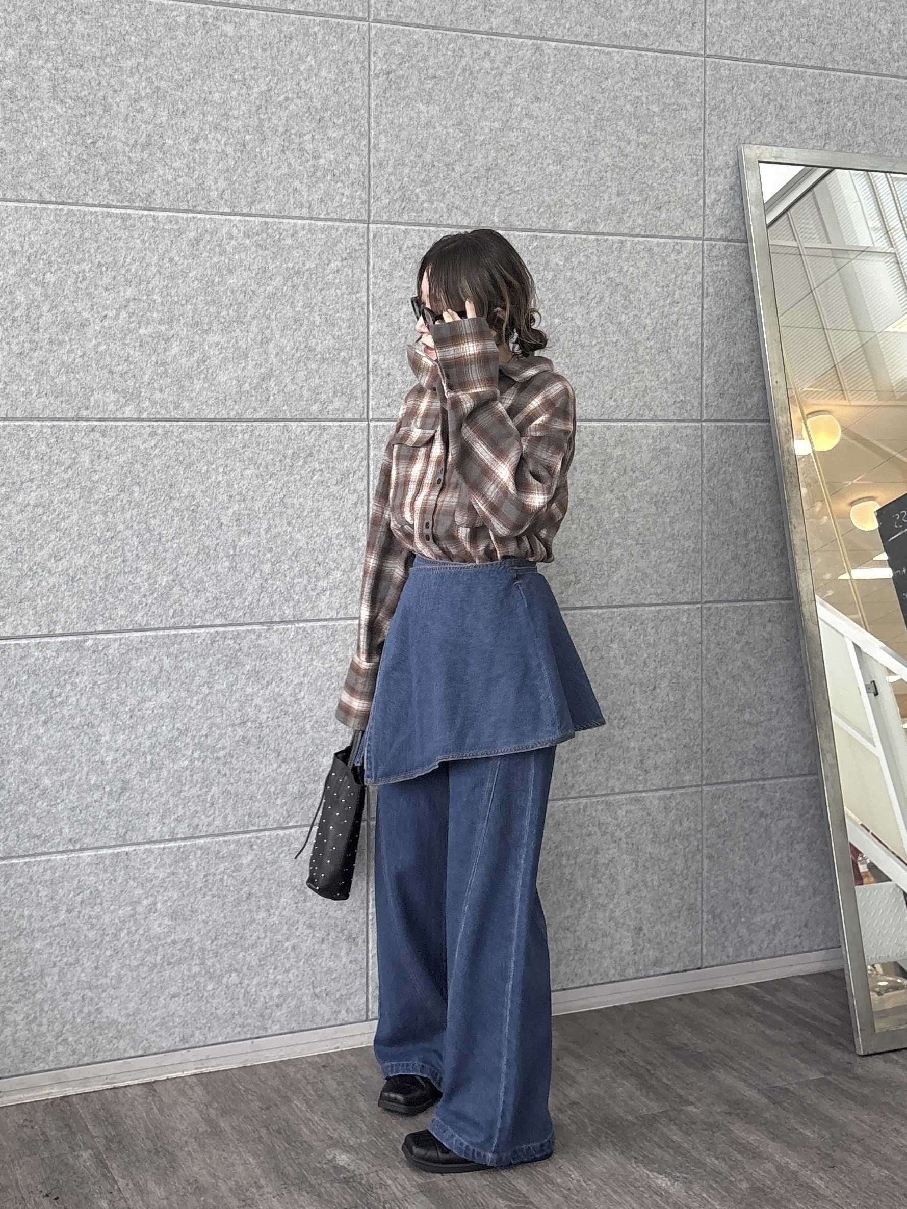 kotakiさんの「INDIVI｜チェックネルシャツ【LIVE紹介／上枝みどりさん着用】」を使ったコーディネート