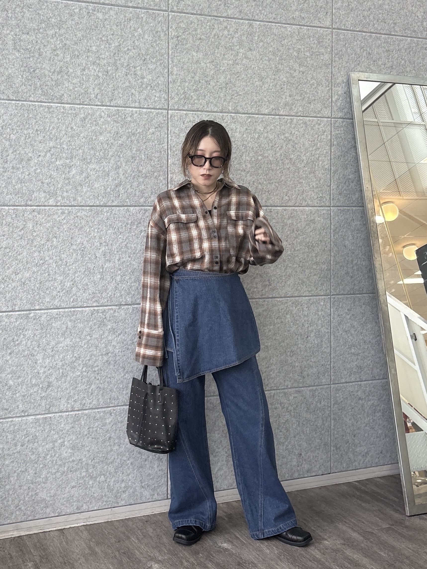 kotakiさんの「INDIVI｜チェックネルシャツ【LIVE紹介／上枝みどりさん着用】」を使ったコーディネート
