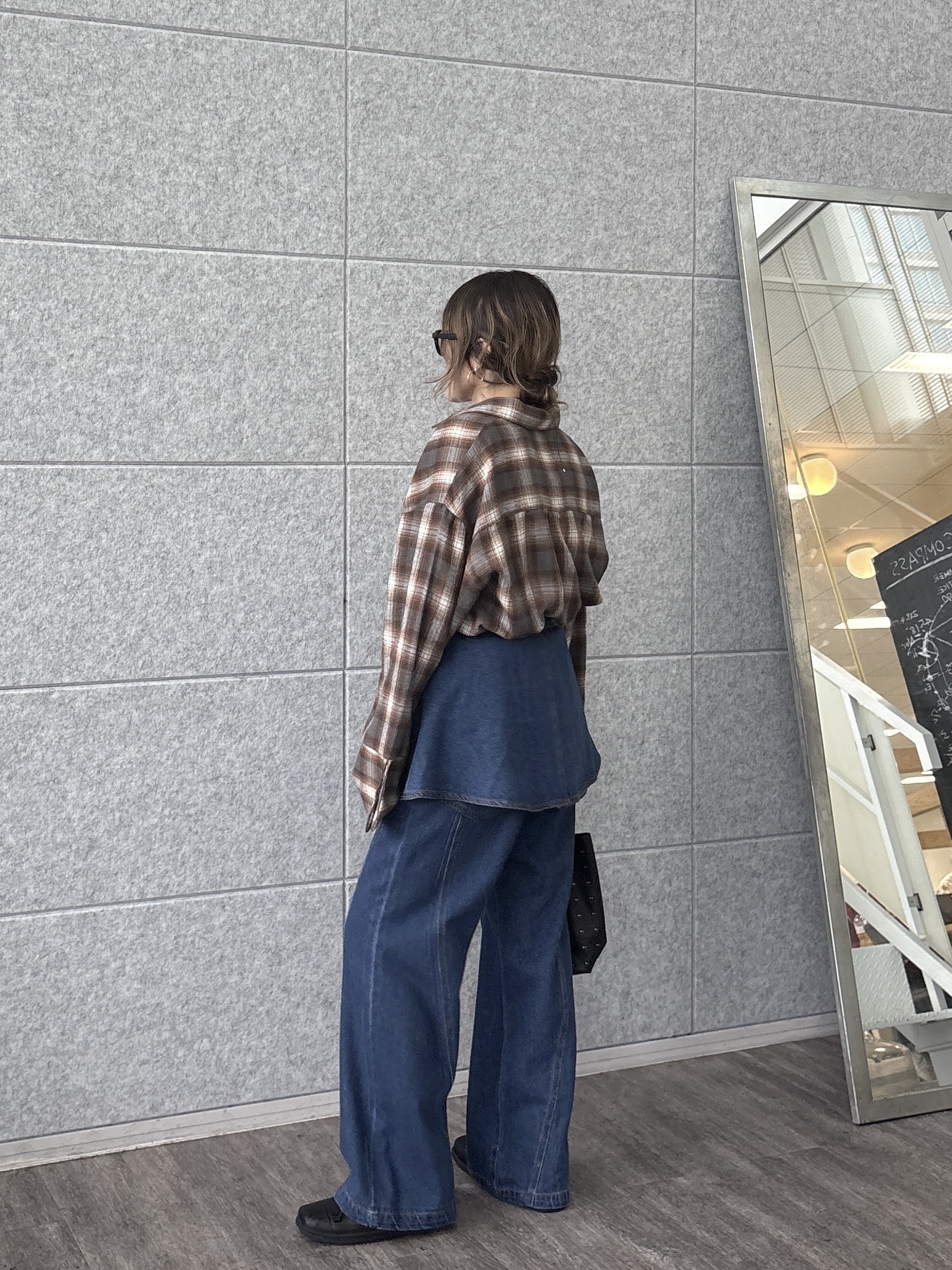kotakiさんの「INDIVI｜チェックネルシャツ【LIVE紹介／上枝みどりさん着用】」を使ったコーディネート