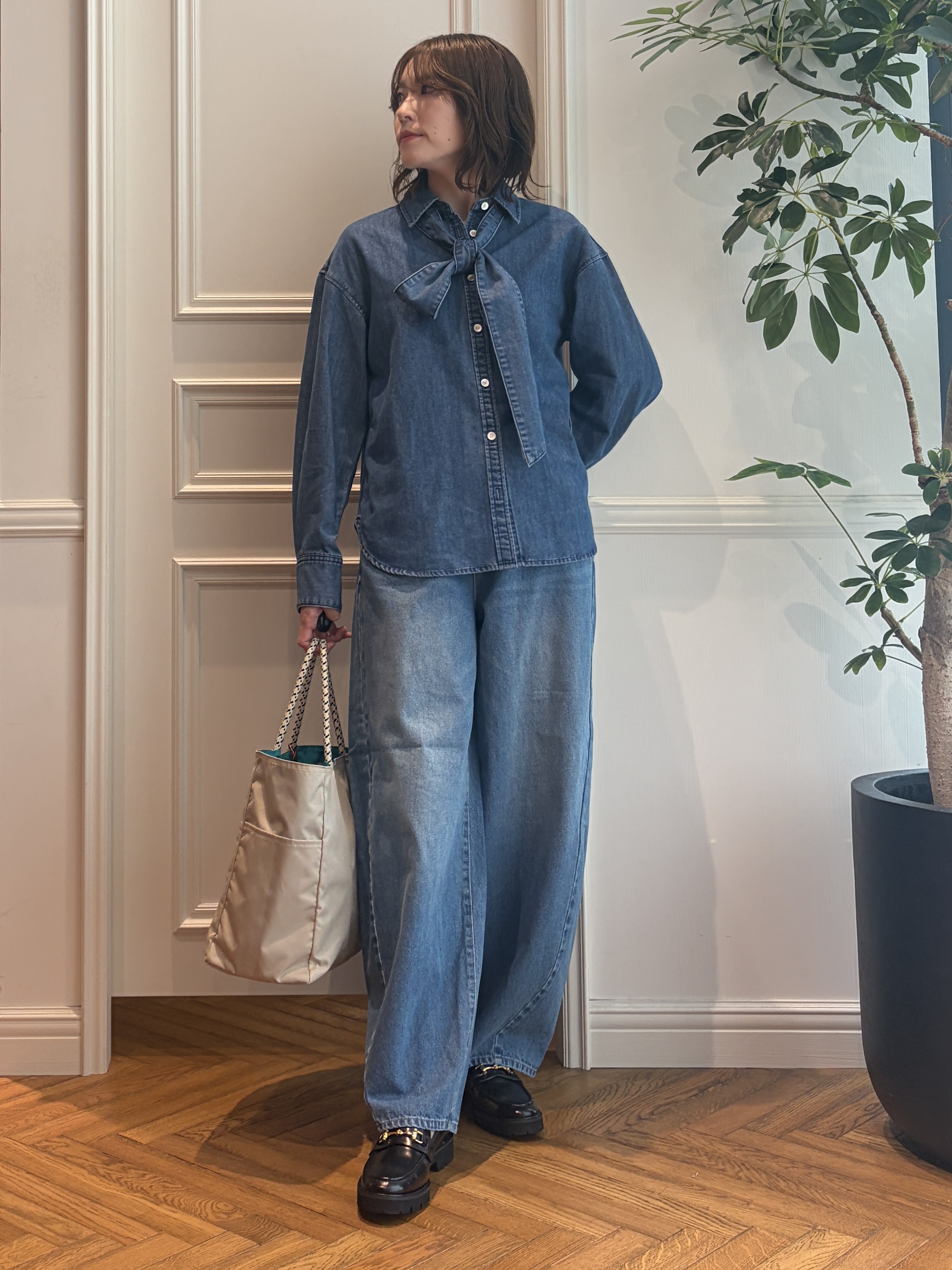 nakaoさんの「DRESSTERIOR｜◆MILOS（ミロス）チェーン付きバニティバッグ」を使ったコーディネート