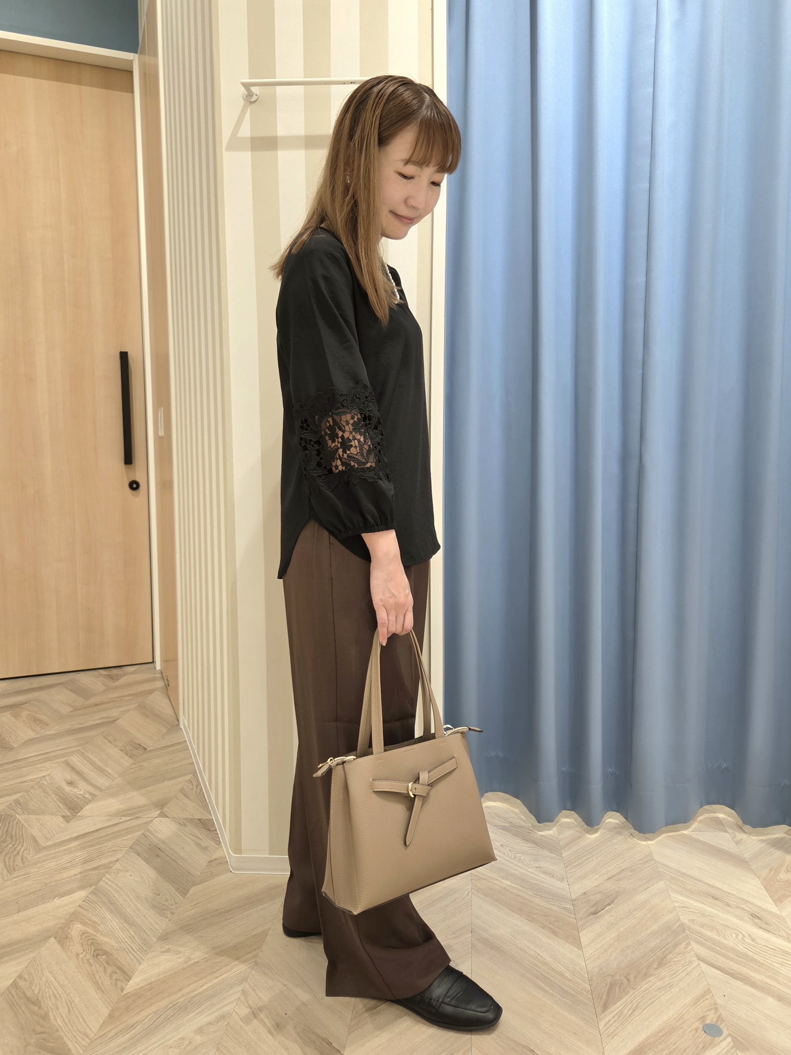 Ikumiさんの「SHOO･LA･RUE｜【洗濯機可/S-LL/洗濯後しわになりにくい】刺繍レースで高見え インせず決まる主役ブラウス」を使ったコーディネート