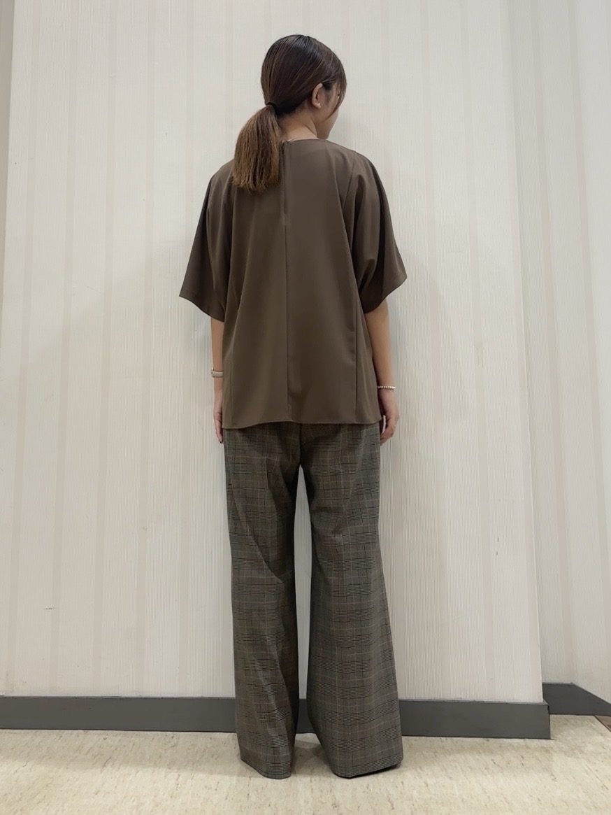 ちひさんの「INDIVI｜【洗濯機OK／ストレッチ◎】ストレートワイドパンツ」を使ったコーディネート