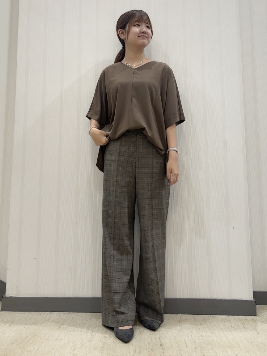 ちひさんの「INDIVI｜【洗濯機OK／ストレッチ◎】ストレートワイドパンツ」を使ったコーディネート