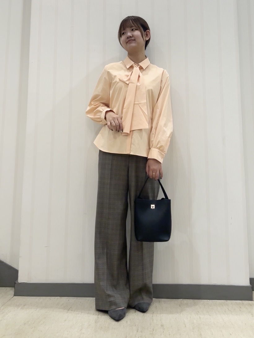 ちひさんの「INDIVI｜【接触冷感／ストレッチ◎】取外し可ボウタイシャツ」を使ったコーディネート
