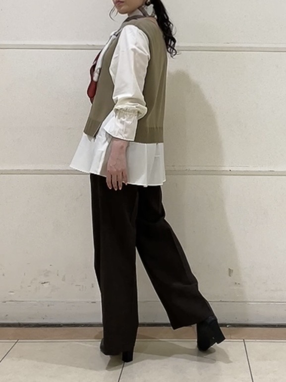 watanabeさんの「UNTITLED｜【洗える／1枚でコーデ完成】重ね着風ニットトップス」を使ったコーディネート