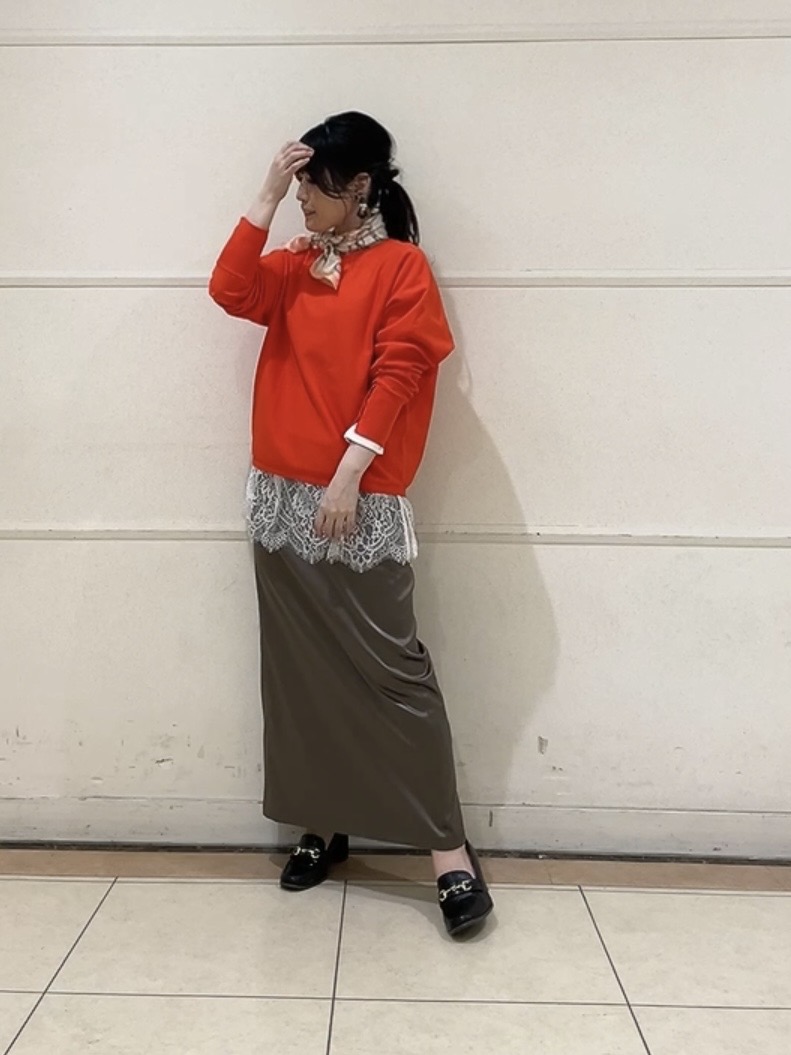 watanabeさんの「UNTITLED｜【洗える／レイヤードにおすすめ】裾レーストップス」を使ったコーディネート