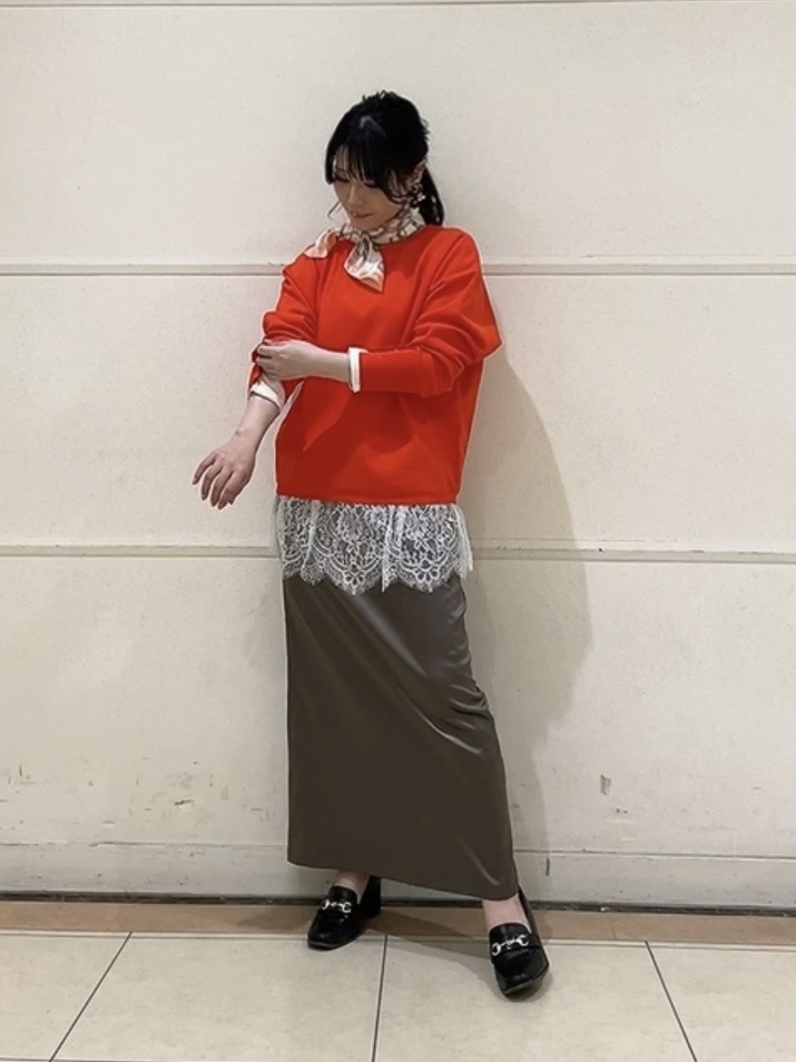 watanabeさんの「UNTITLED｜【洗える／レイヤードにおすすめ】裾レーストップス」を使ったコーディネート