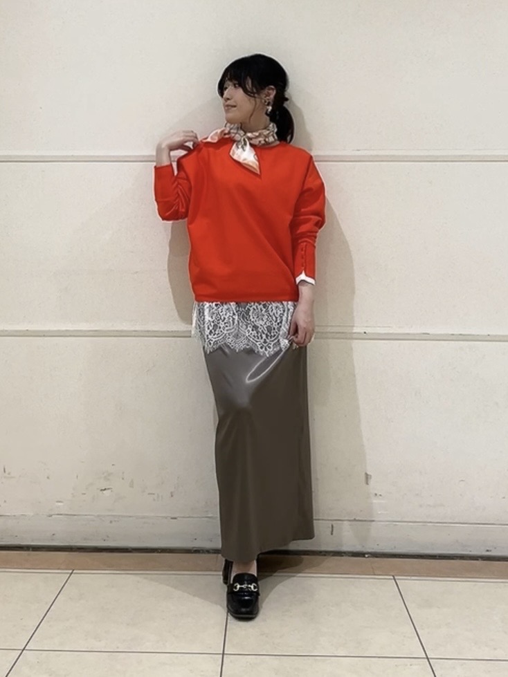 watanabeさんの「UNTITLED｜【洗える／レイヤードにおすすめ】裾レーストップス」を使ったコーディネート