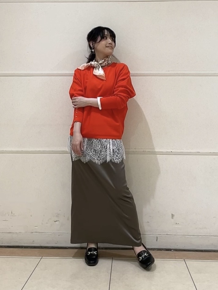 watanabeさんの「UNTITLED｜【洗える／レイヤードにおすすめ】裾レーストップス」を使ったコーディネート