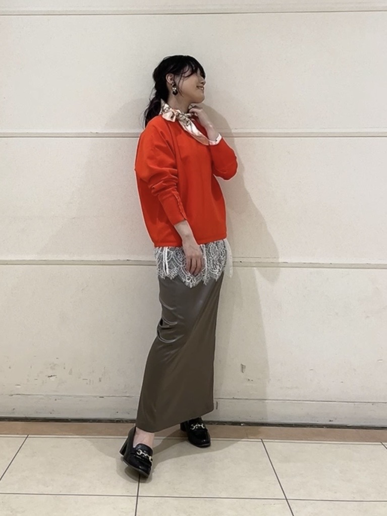 watanabeさんの「UNTITLED｜【洗える／レイヤードにおすすめ】裾レーストップス」を使ったコーディネート