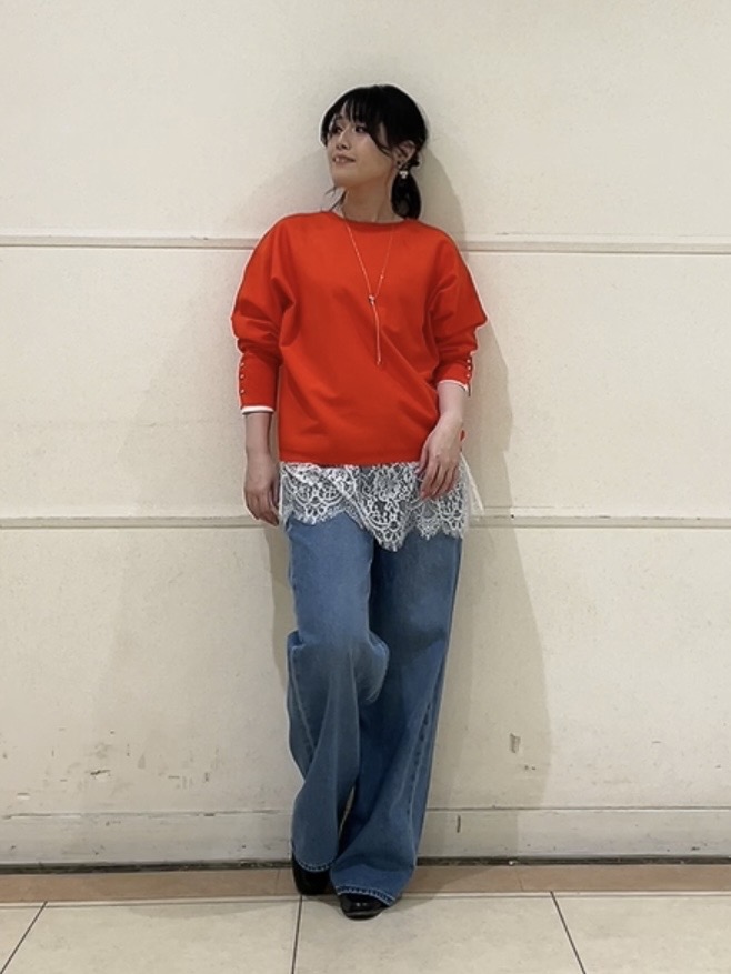 watanabeさんの「UNTITLED｜【洗える／レイヤードにおすすめ】裾レーストップス」を使ったコーディネート