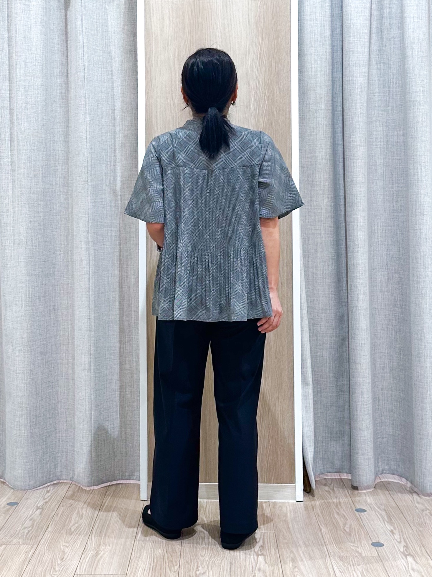 naoさんの「grove｜【体型カバー◎】大人フェミニン消しプリーツブラウス」を使ったコーディネート