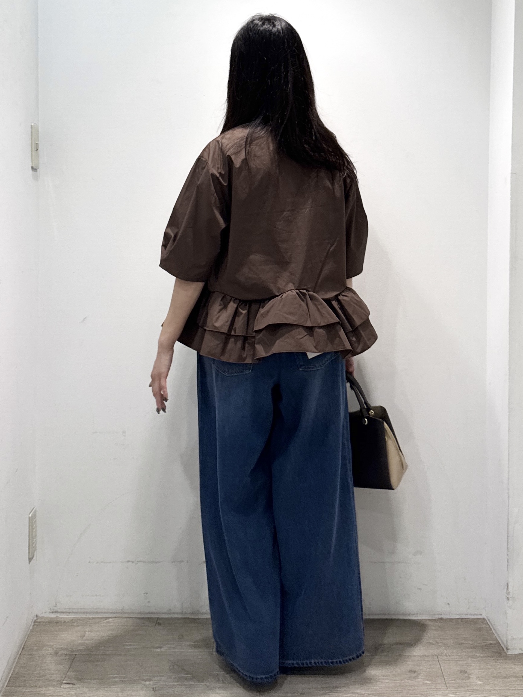 yuicciさんの「OPAQUE.CLIP｜裾ラッフルデザインブラウス【洗濯機OK】」を使ったコーディネート