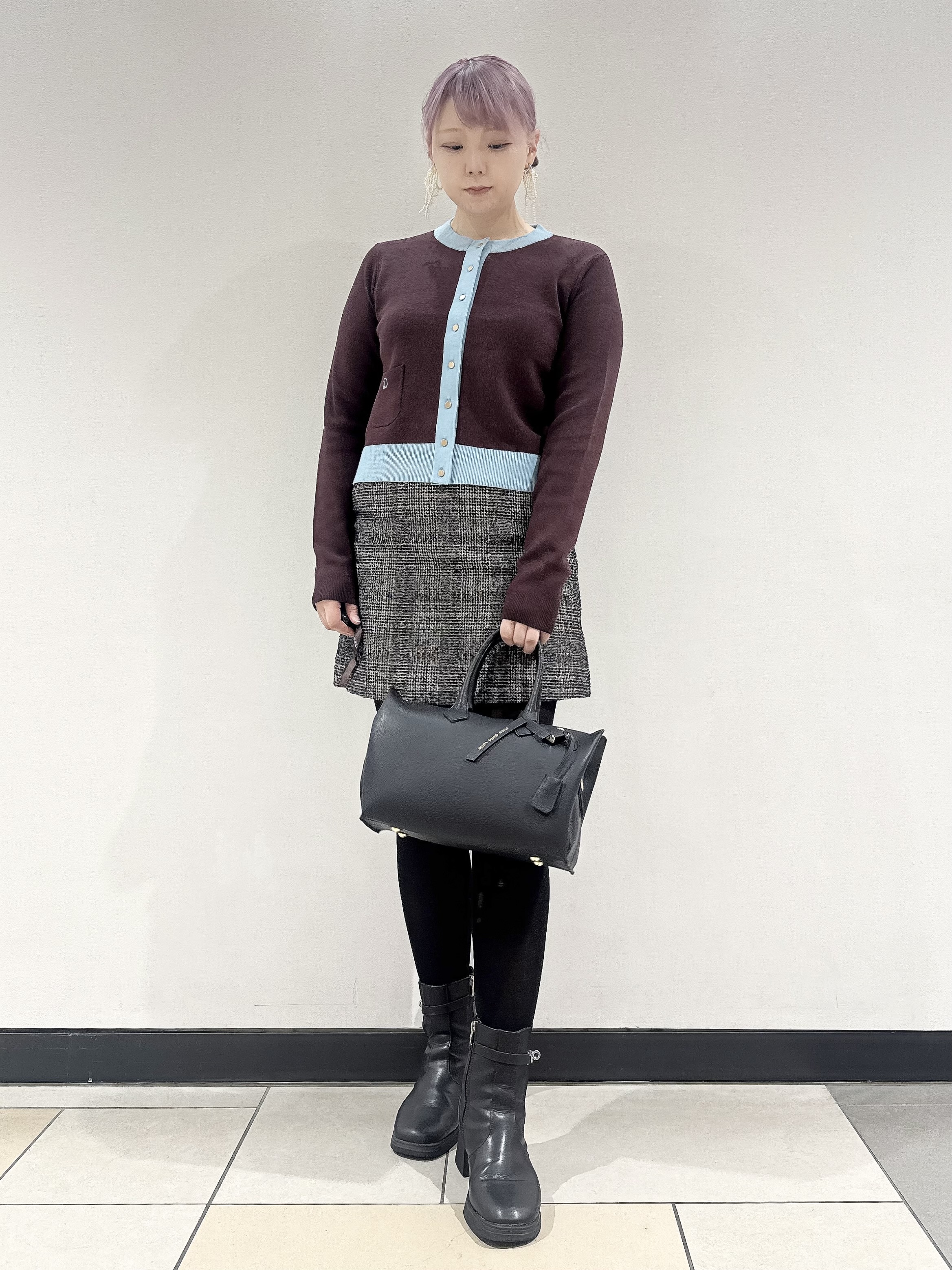 なかもとあきさんの「DRESSTERIOR｜【ウォッシャブル】コットンカシミヤバイカラーカーディガン」を使ったコーディネート