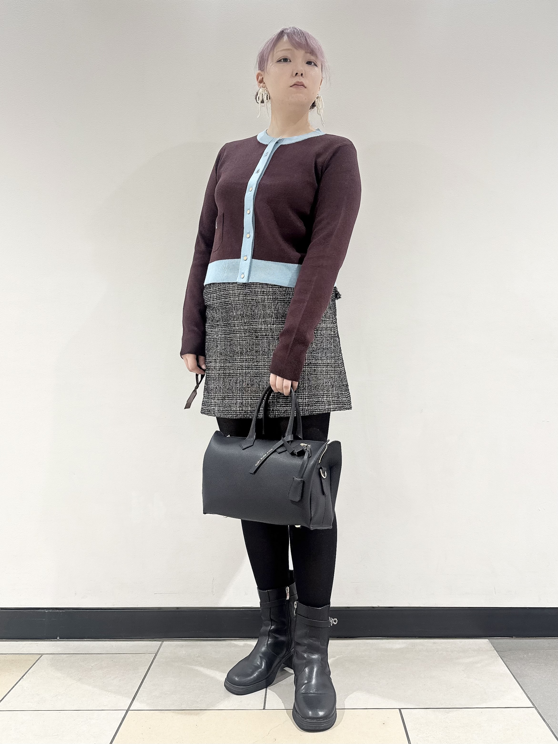 なかもとあきさんの「DRESSTERIOR｜【ウォッシャブル】コットンカシミヤバイカラーカーディガン」を使ったコーディネート