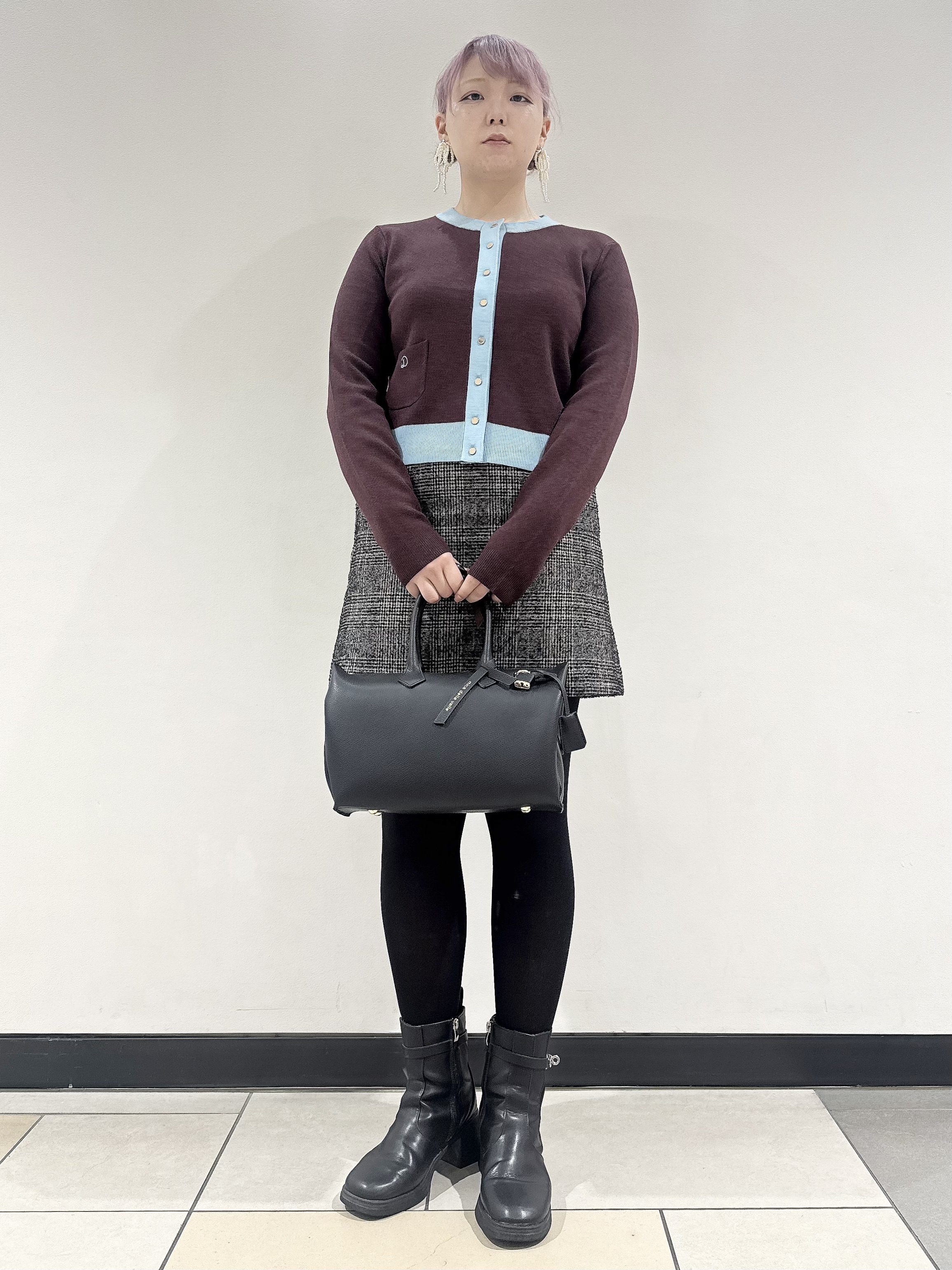なかもとあきさんの「DRESSTERIOR｜【ウォッシャブル】コットンカシミヤバイカラーカーディガン」を使ったコーディネート