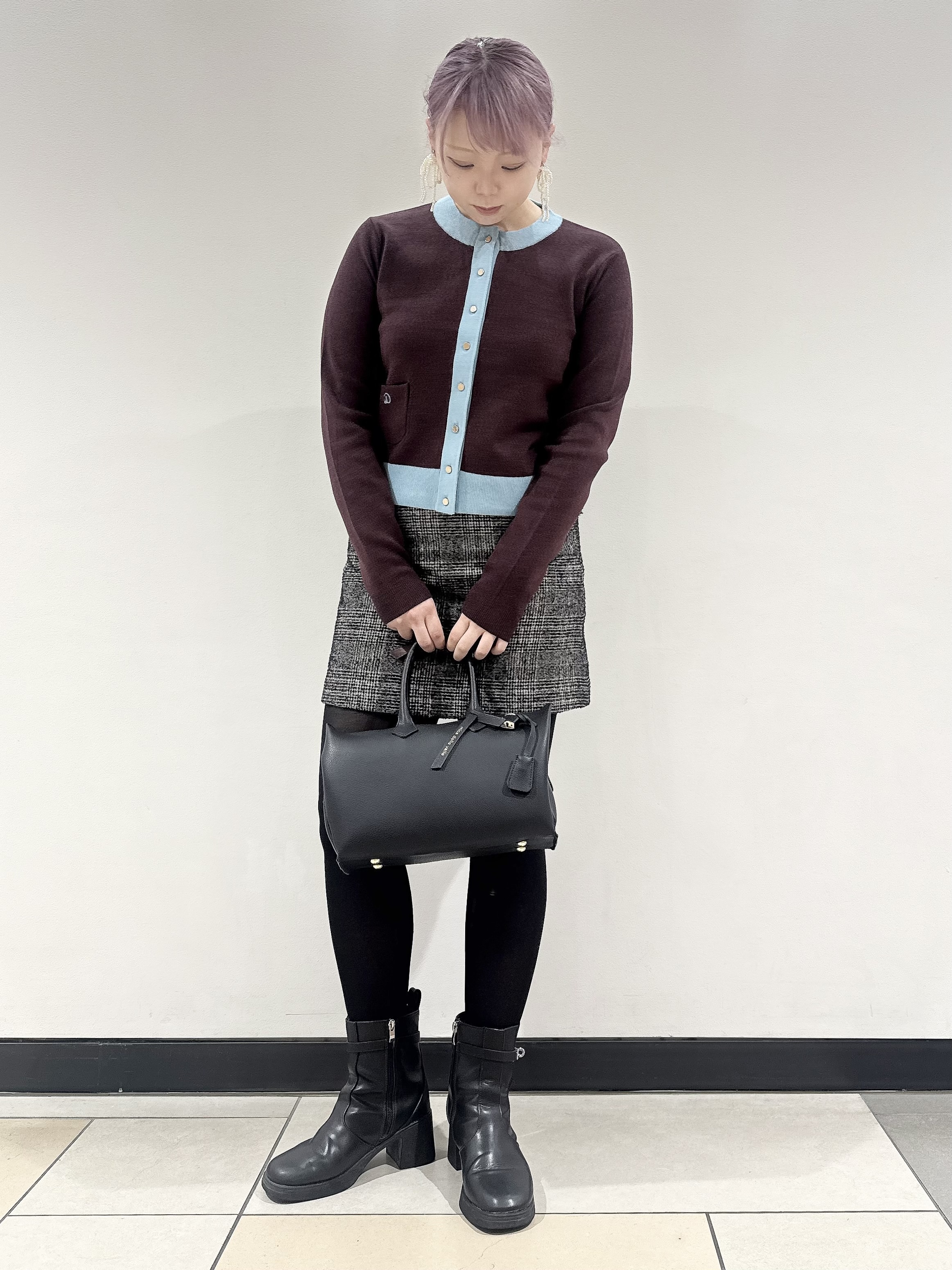 なかもとあきさんの「DRESSTERIOR｜【ウォッシャブル】コットンカシミヤバイカラーカーディガン」を使ったコーディネート