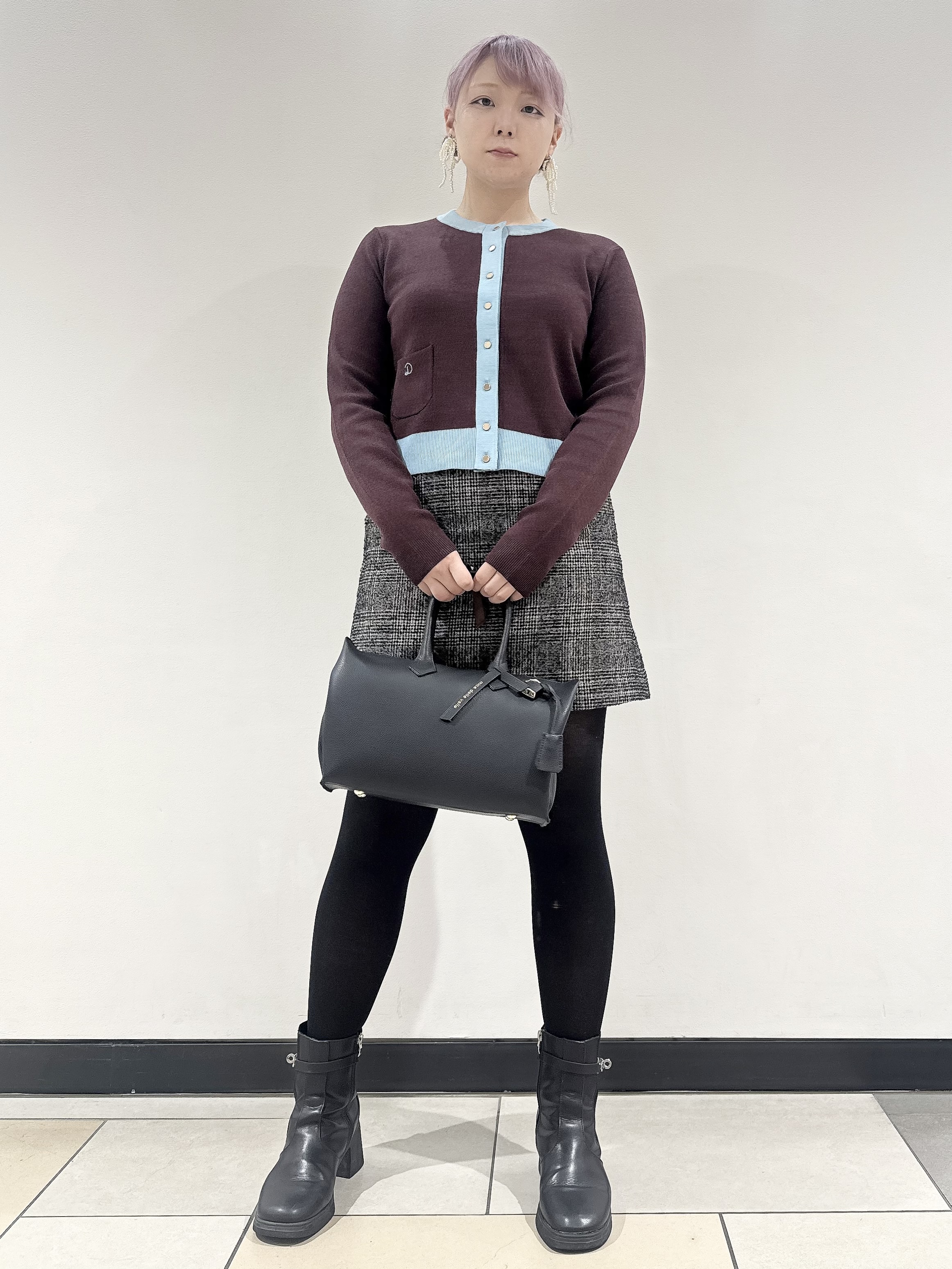 なかもとあきさんの「DRESSTERIOR｜【ウォッシャブル】コットンカシミヤバイカラーカーディガン」を使ったコーディネート
