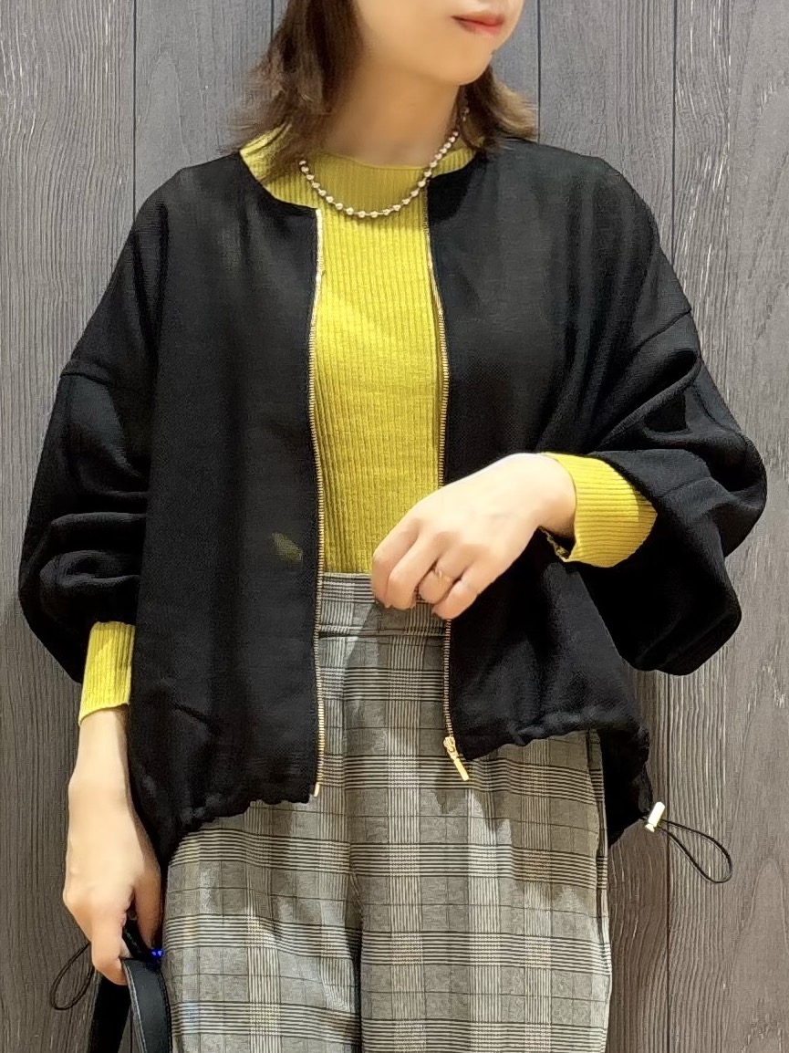 meiさんの「SHOO･LA･RUE｜【通気性〇/セットアップ可/洗濯機可】メッシュドルマン ジップブルゾン」を使ったコーディネート