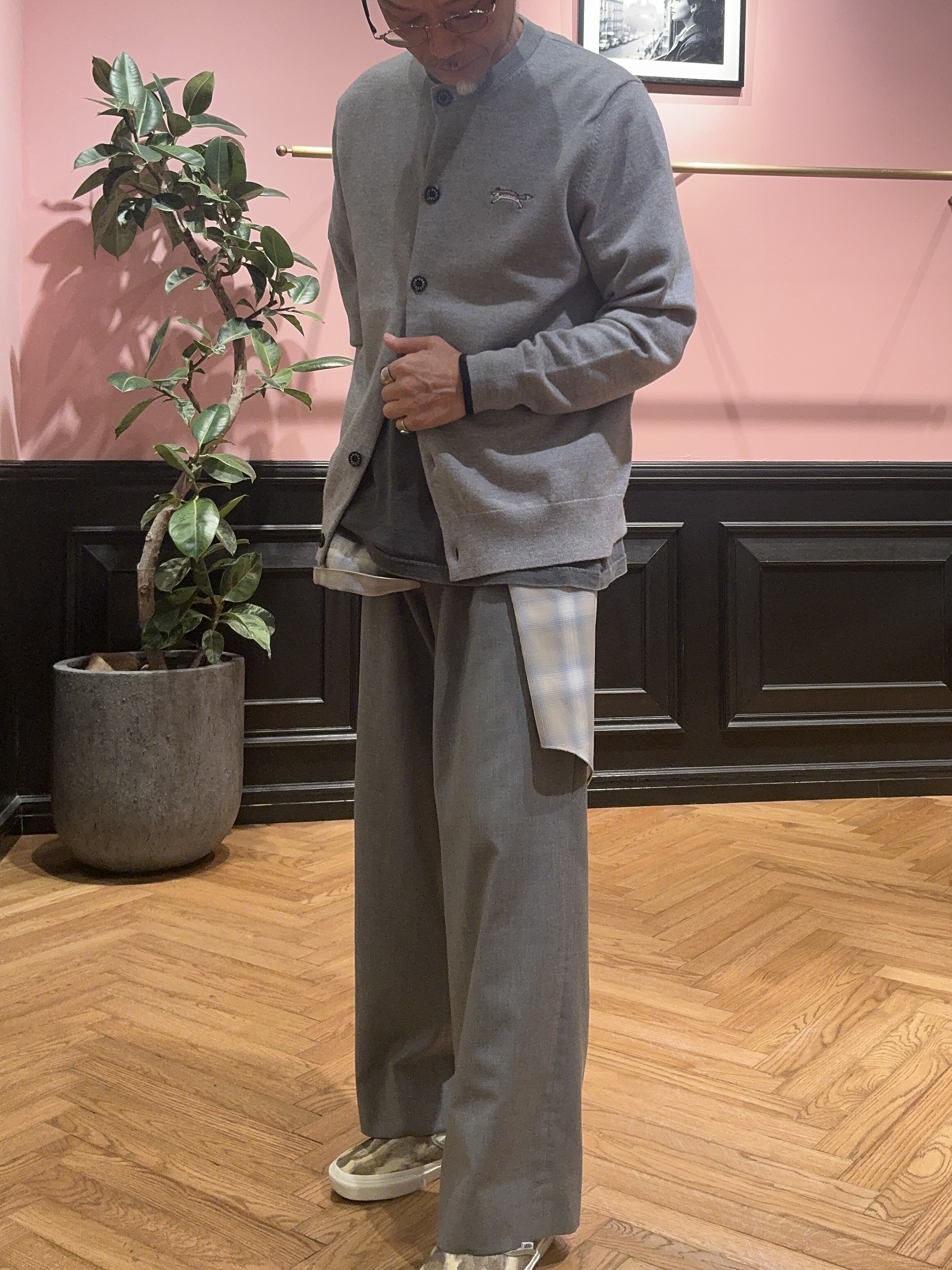 torigoeさんの「DRESSTERIOR｜【7色展開】ゼニアバルーファ キャッシュウール ラウンドネックカーディガン」を使ったコーディネート