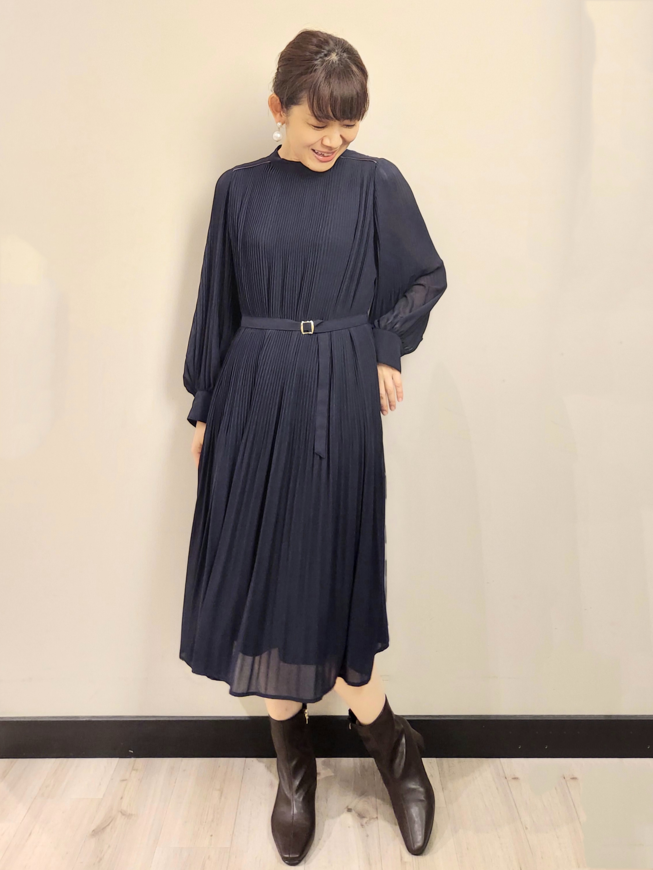 MAKIさんの「index｜【XS-3Lサイズ】ジョーゼットアソートプリーツワンピース《洗濯機OK／防シワ／イージーアイロン》」を使ったコーディネート