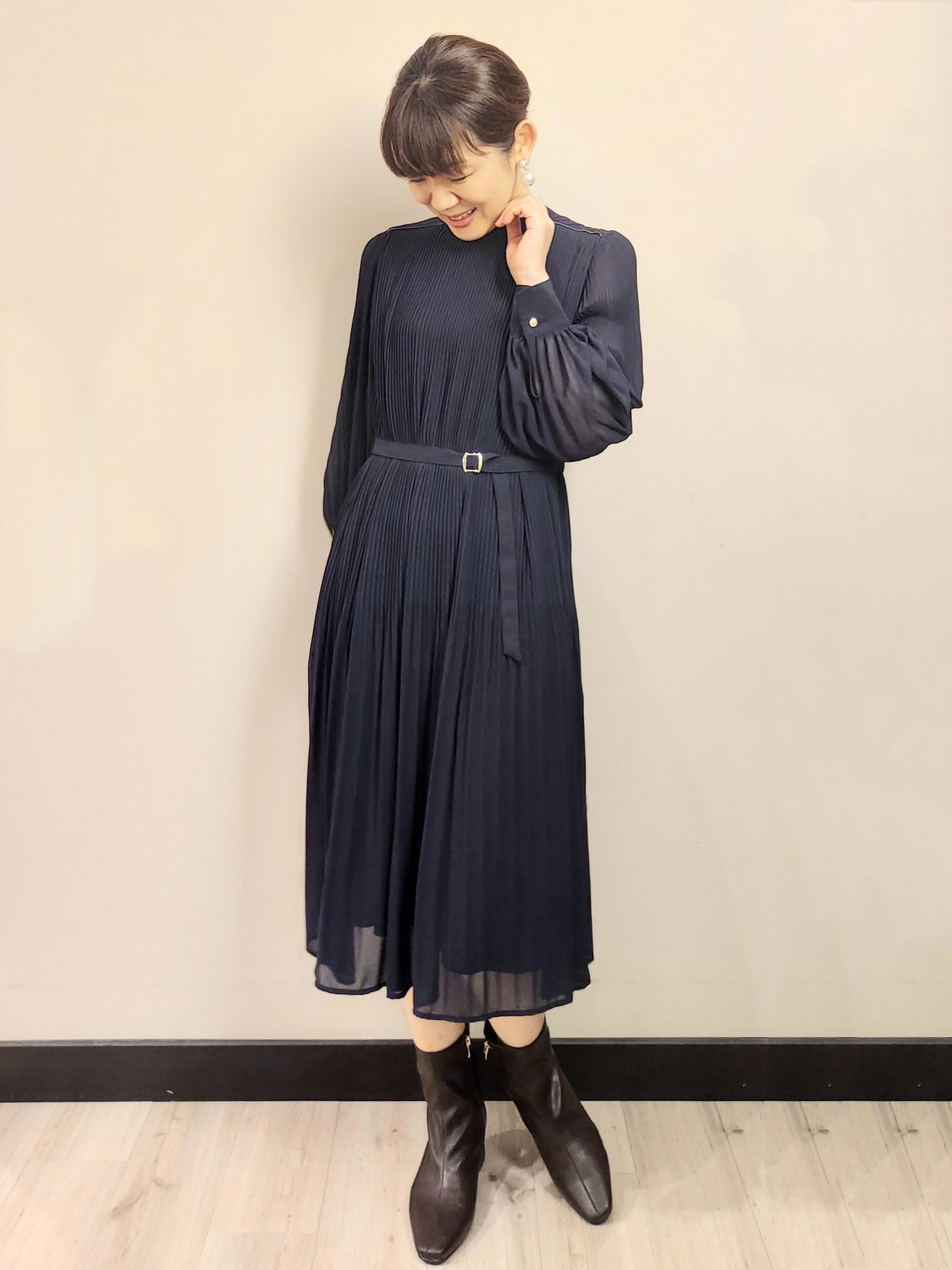 MAKIさんの「index｜【XS-3Lサイズ】ジョーゼットアソートプリーツワンピース《洗濯機OK／防シワ／イージーアイロン》」を使ったコーディネート