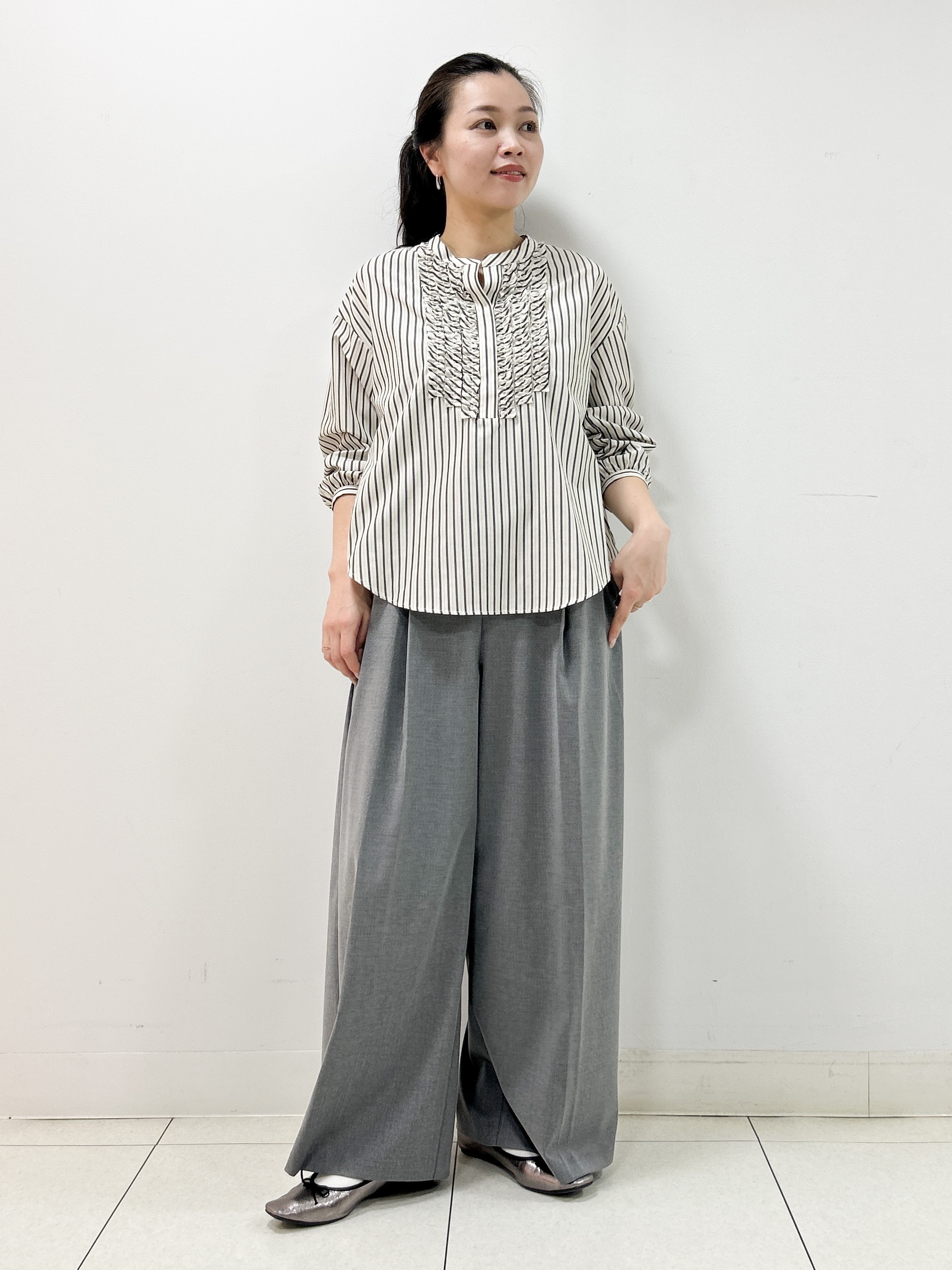 Kaiさんの「Dessin｜【洗える/7色展開/XS-L】フロントフリルブラウス」を使ったコーディネート