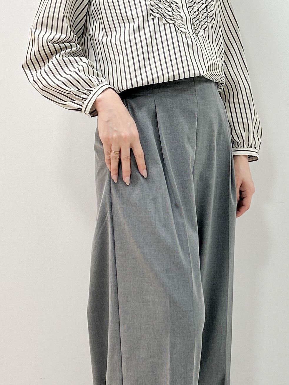 Kaiさんの「Dessin｜【洗える/7色展開/XS-L】フロントフリルブラウス」を使ったコーディネート