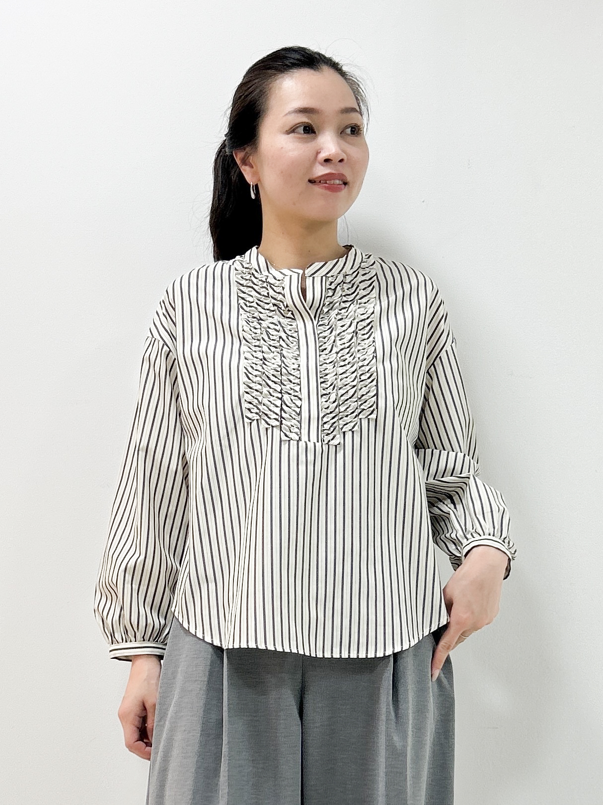 Kaiさんの「Dessin｜【洗える/7色展開/XS-L】フロントフリルブラウス」を使ったコーディネート