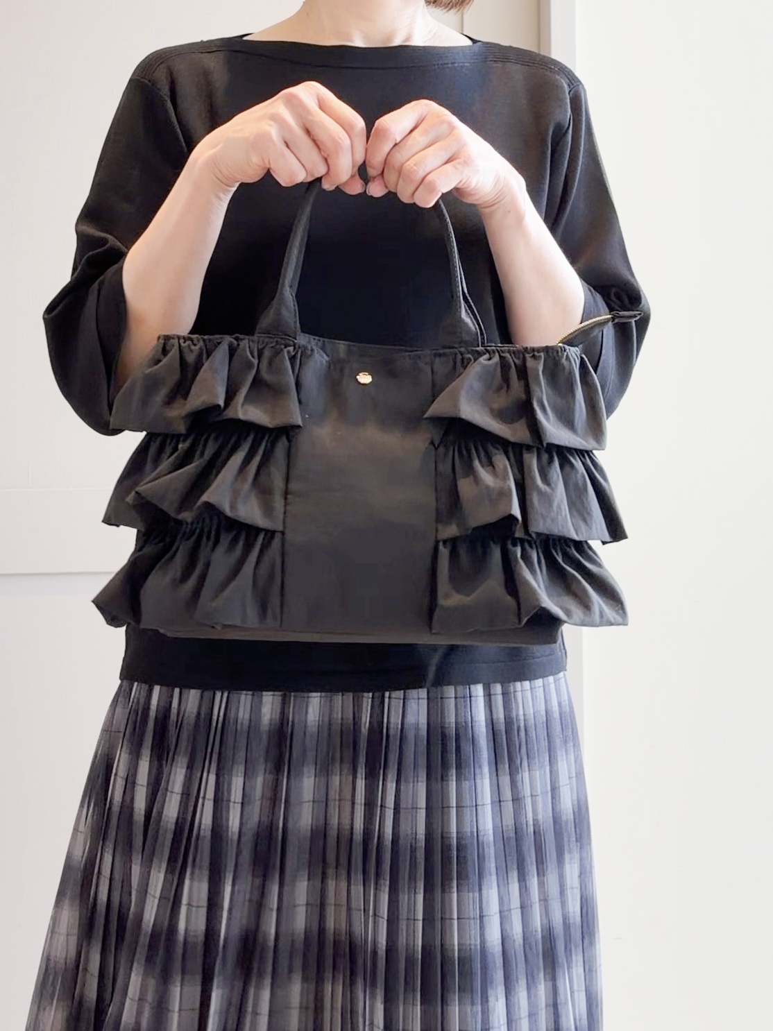 yamakoさんの「grove｜【人気シリーズに新型登場】袖口シアーやわらかドライタッチニット」を使ったコーディネート