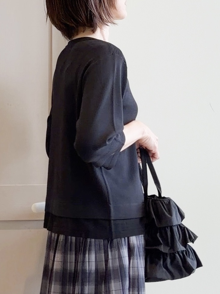 yamakoさんの「grove｜【人気シリーズに新型登場】袖口シアーやわらかドライタッチニット」を使ったコーディネート