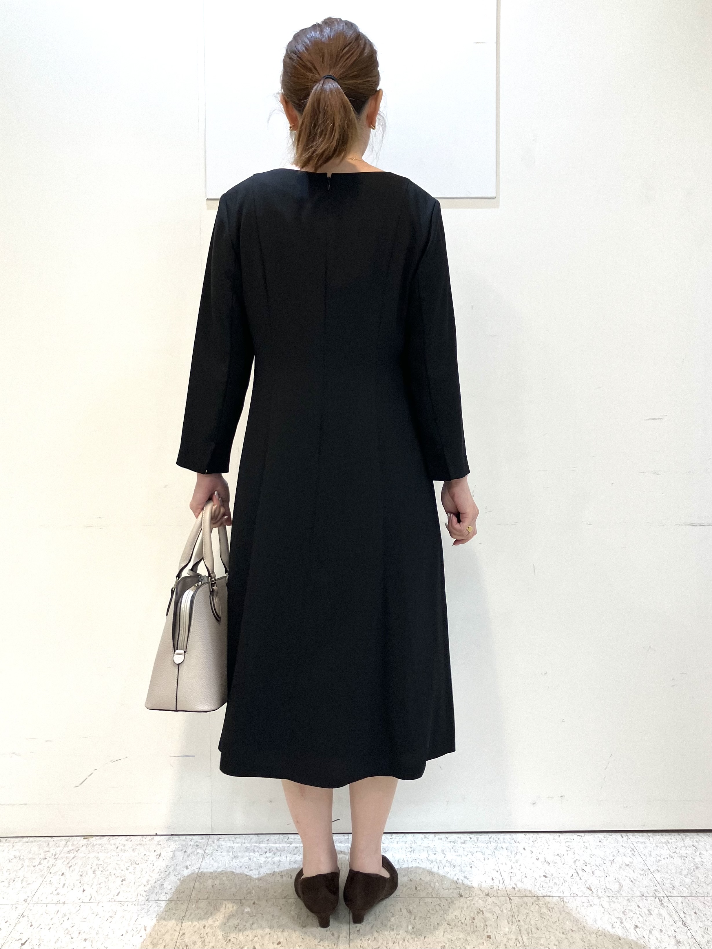 kozuさんの「Reflect｜【SS-4Lサイズ】パール調パーツデザイン ノーカラーワンピース」を使ったコーディネート