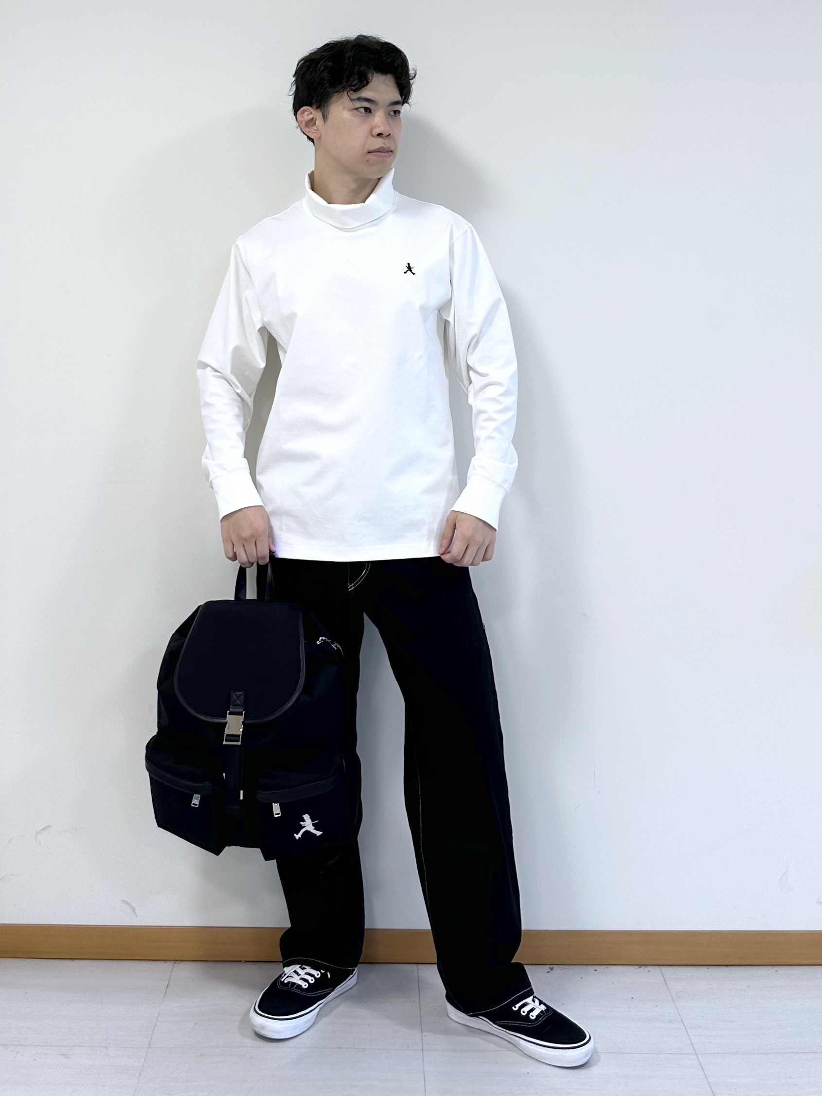 イッシーさんの「TAKEO KIKUCHI｜【BOWLER HAT LABEL】オフタートル プルオーバージャージ」を使ったコーディネート