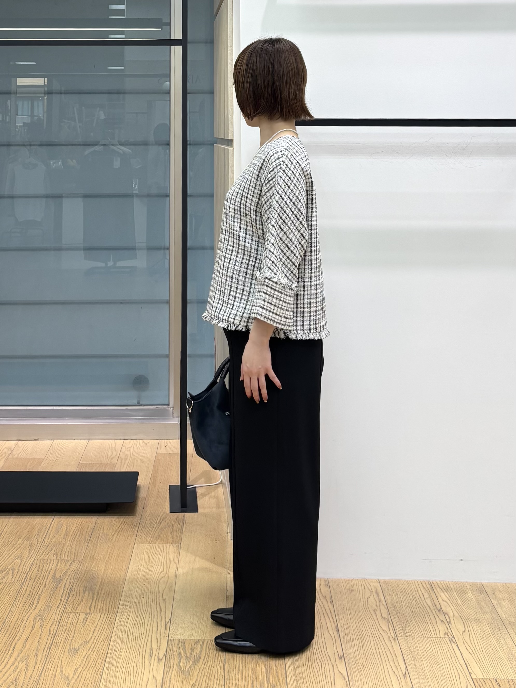 asamiさんの「INDIVI｜【華やか／1枚でサマになる】上品ツイードブラウス」を使ったコーディネート