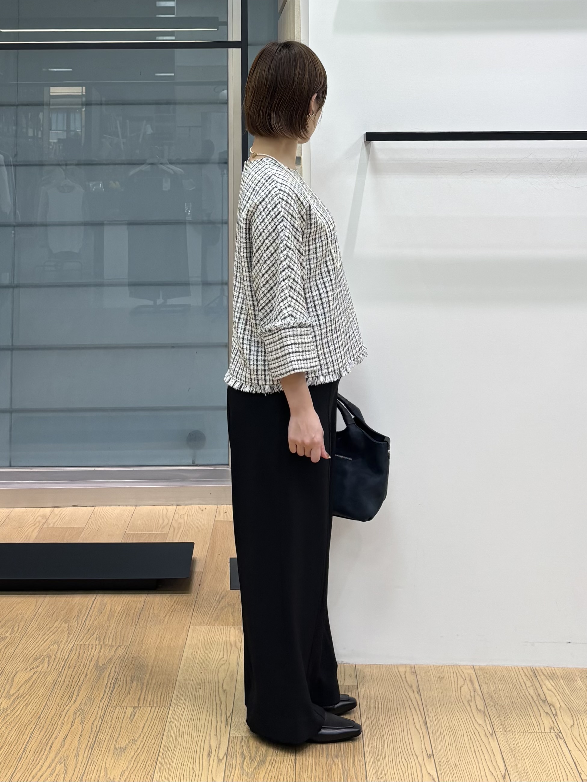 asamiさんの「INDIVI｜【華やか／1枚でサマになる】上品ツイードブラウス」を使ったコーディネート