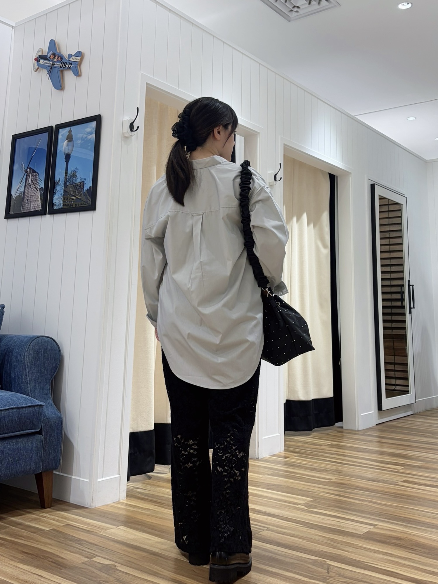 石田亜里紗さんの「Dessin｜【洗える/オンオフ着られる】袖裏ワンポイント刺繍 オーバーシャツ」を使ったコーディネート