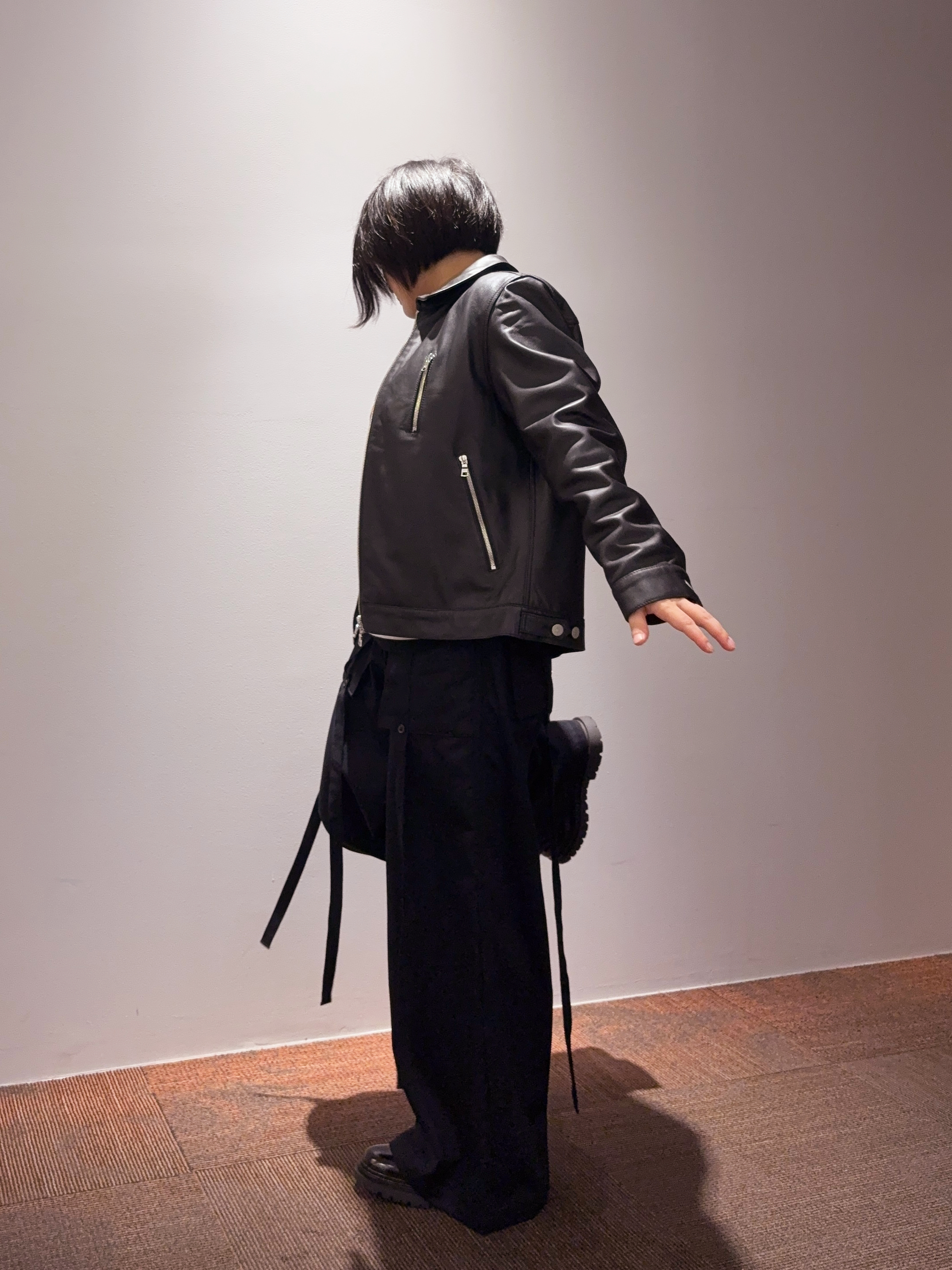 karuさんの「TAKEO KIKUCHI｜カツラギパラシュートパンツ」を使ったコーディネート