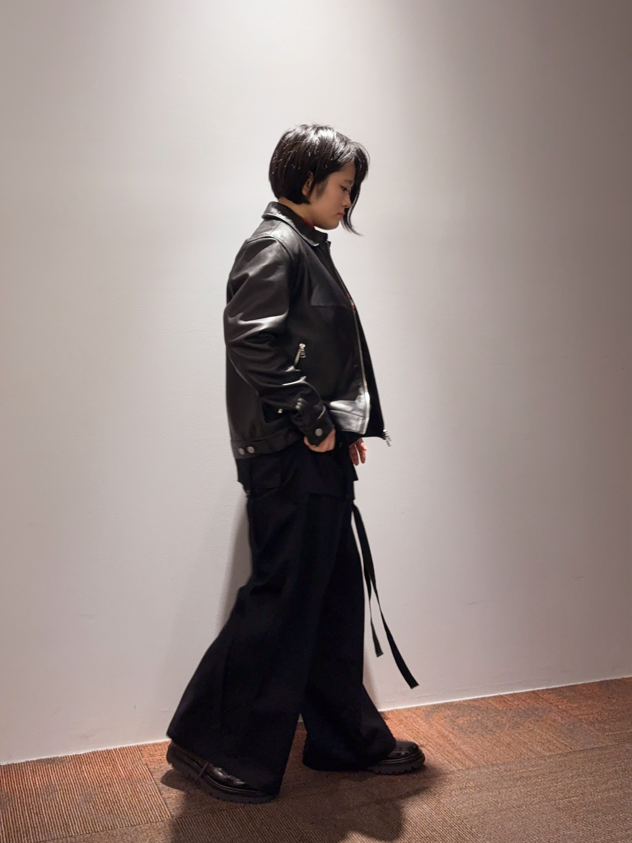 karuさんの「TAKEO KIKUCHI｜カツラギパラシュートパンツ」を使ったコーディネート