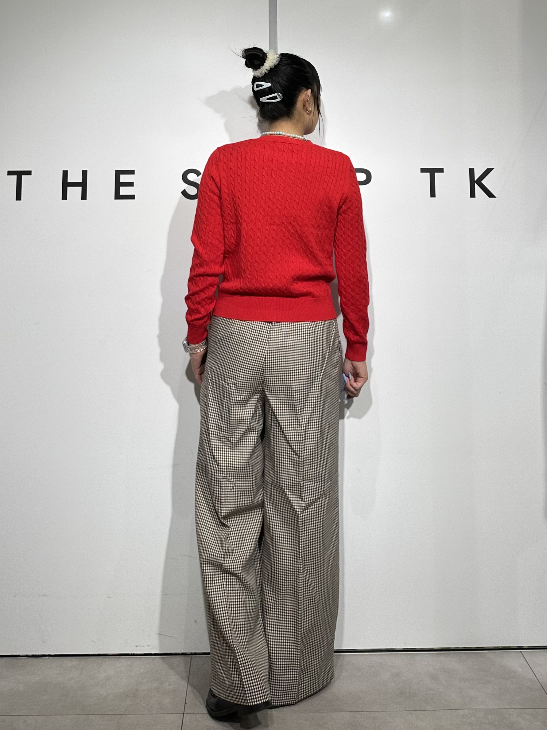 cottonさんの「THE SHOP TK｜POLO BCS/ケーブルクルーカーディガン」を使ったコーディネート
