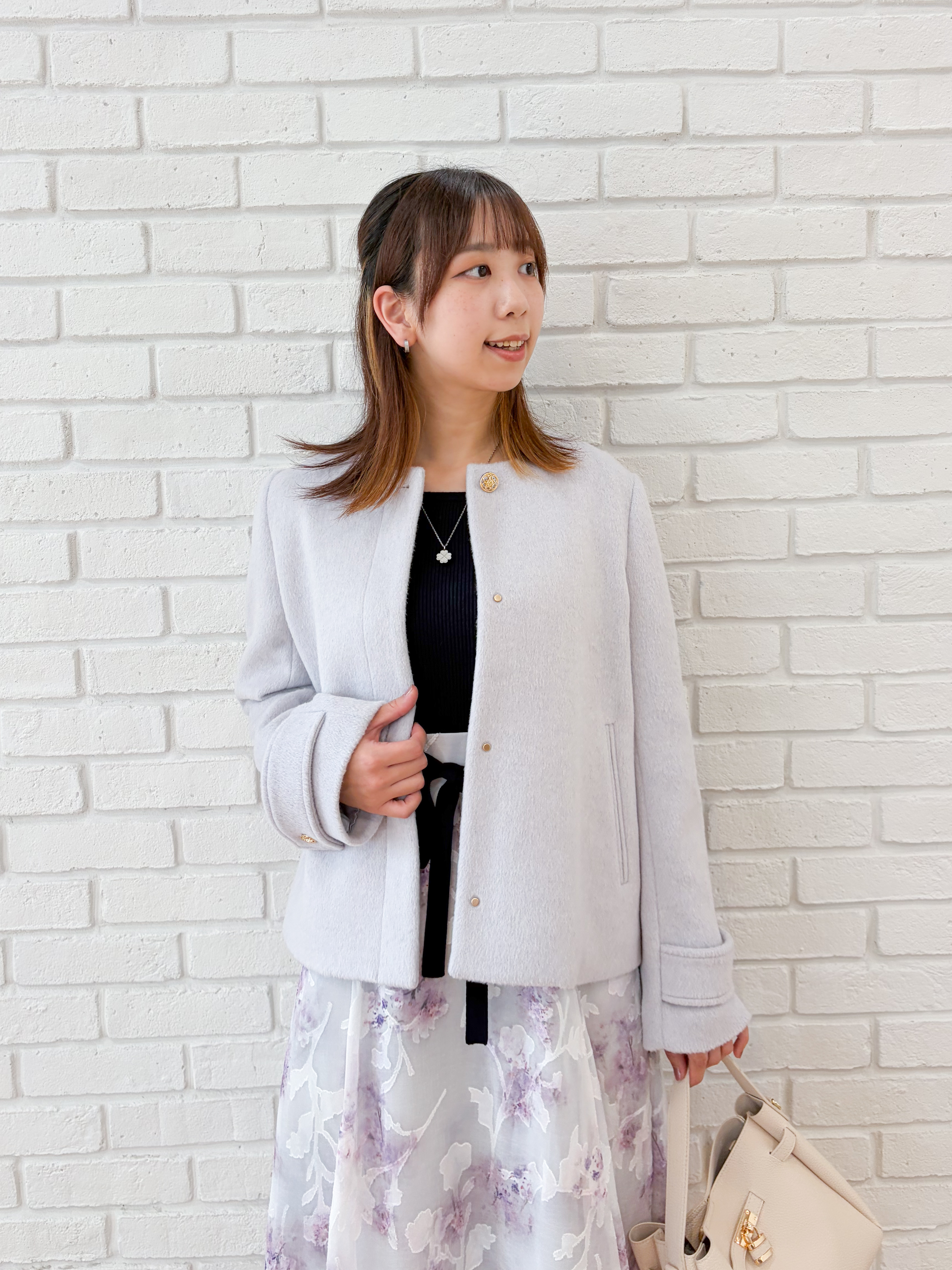 yurinaさんの「index｜【軽量／2WAY】キーモチーフミドルトート」を使ったコーディネート