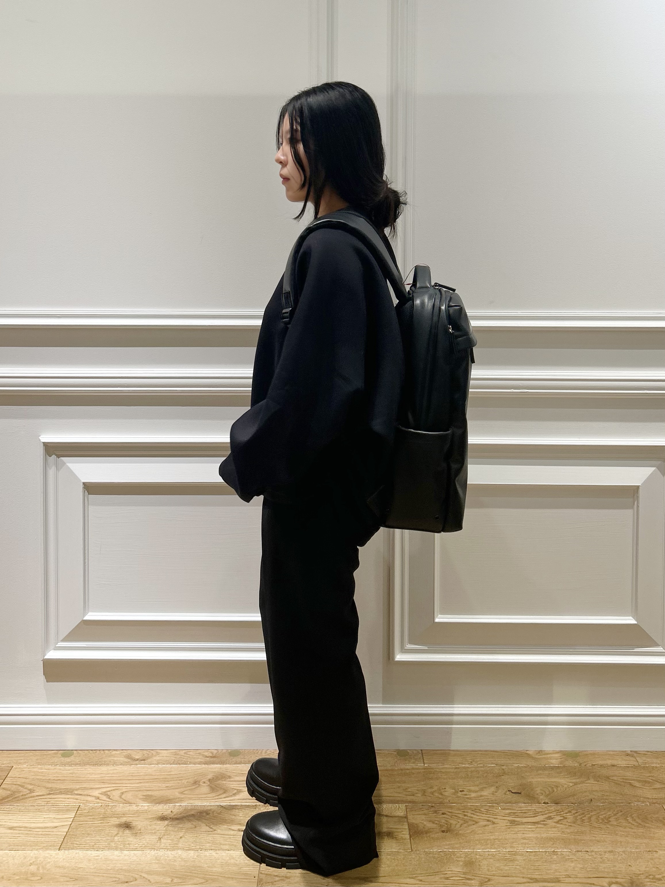 とりみさんの「DRESSTERIOR｜ダブルクロスストレッチフレアパンツ」を使ったコーディネート