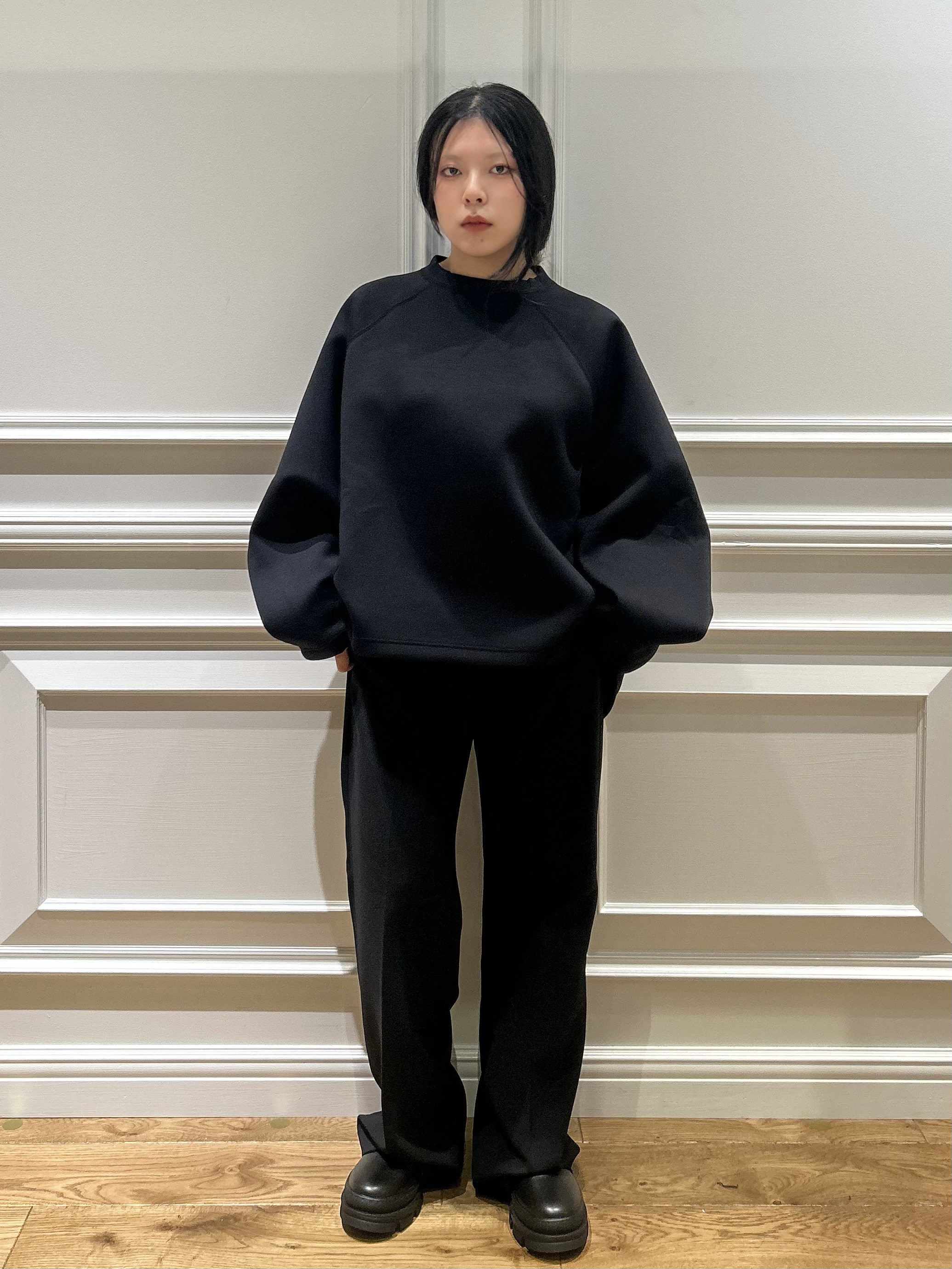 とりみさんの「DRESSTERIOR｜ダブルクロスストレッチフレアパンツ」を使ったコーディネート