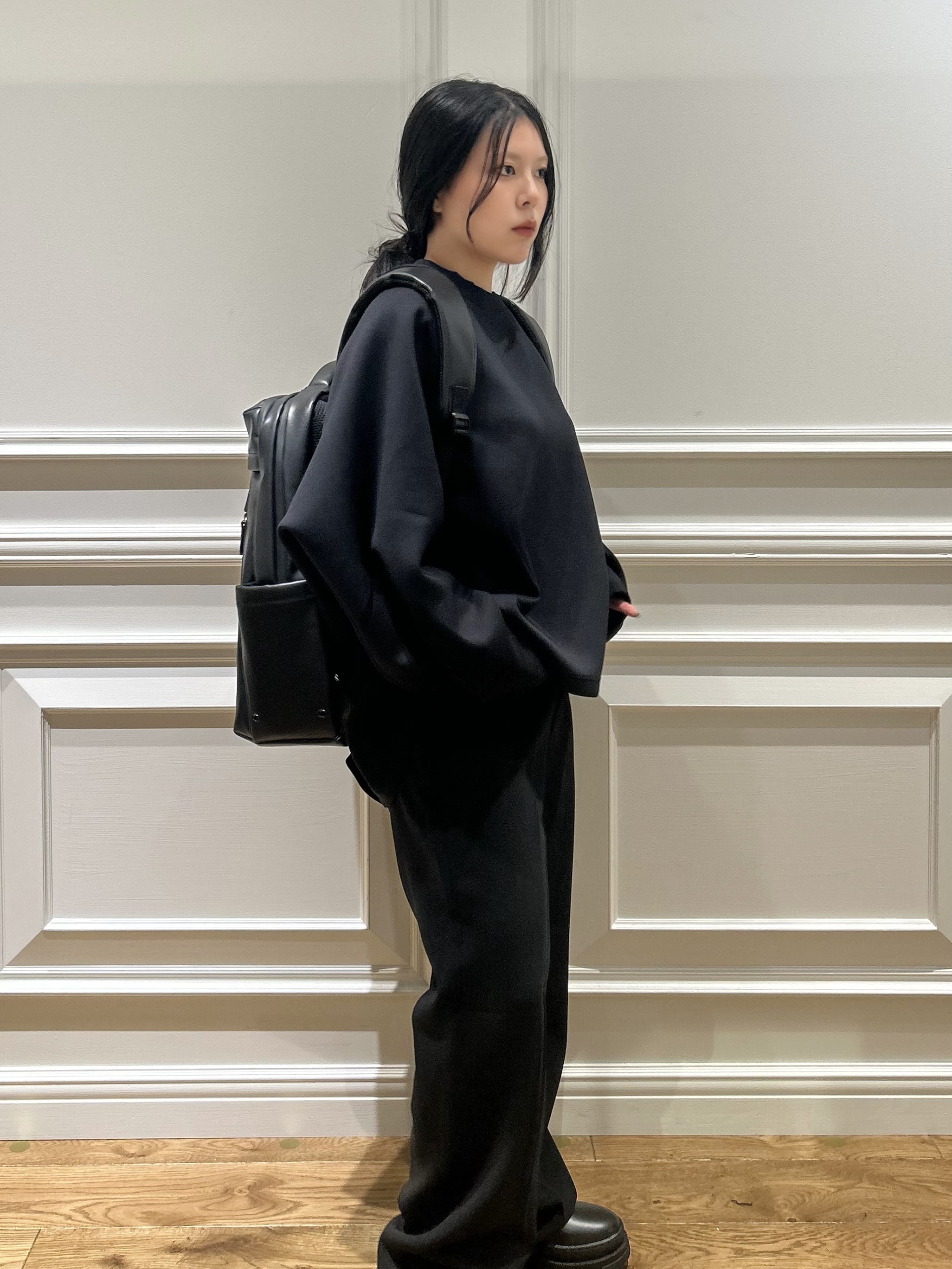 とりみさんの「DRESSTERIOR｜ダブルクロスストレッチフレアパンツ」を使ったコーディネート