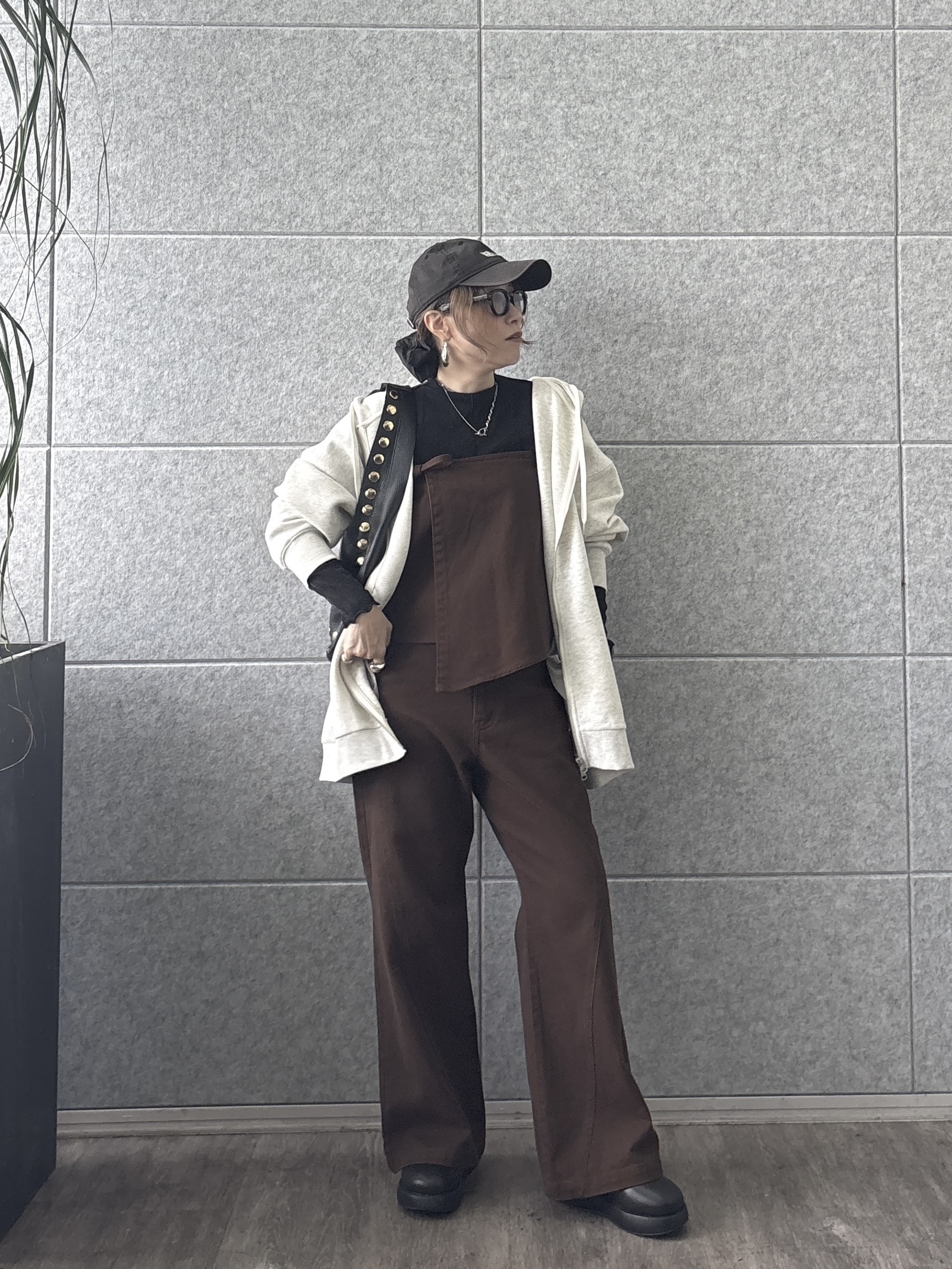 kotakiさんの「INDIVI｜シアーラメハイネックカットソー」を使ったコーディネート