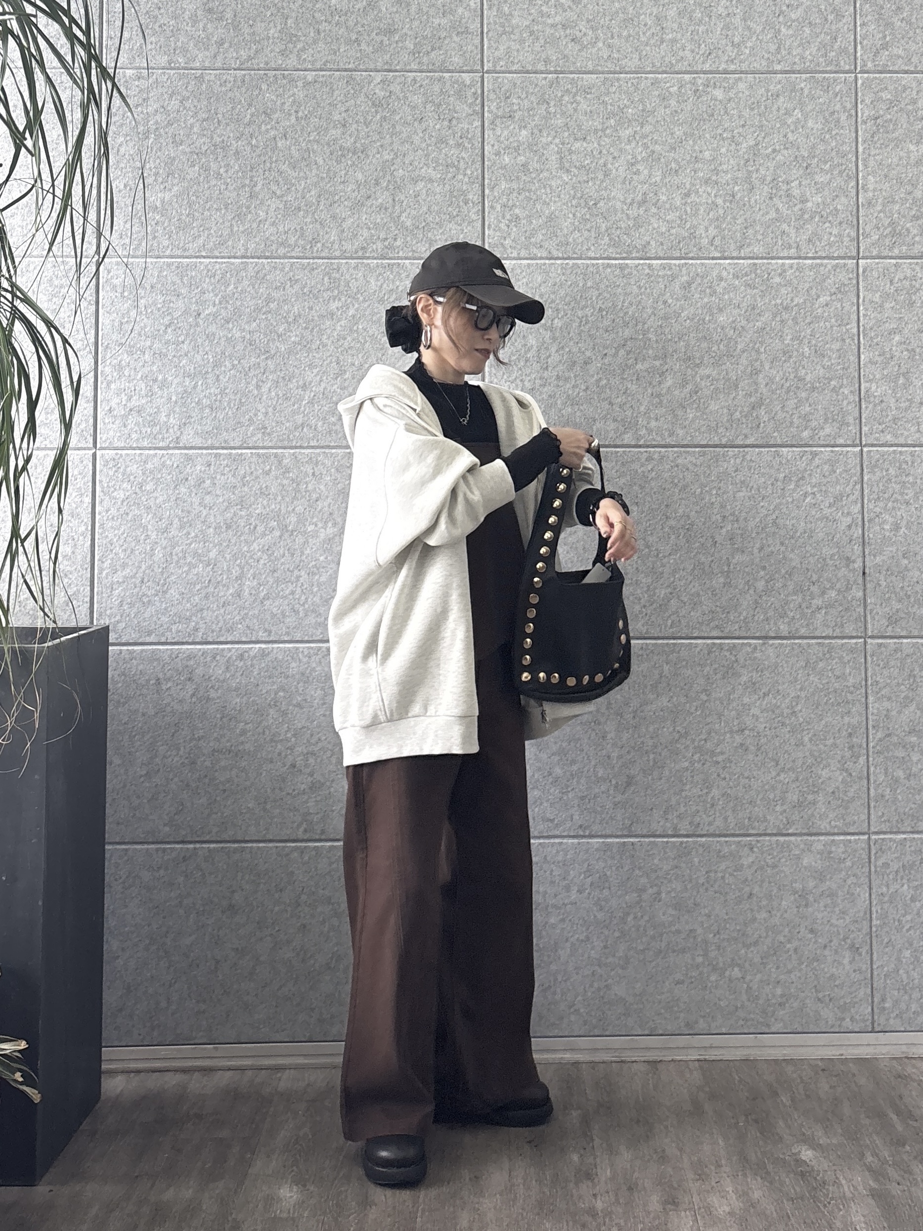 kotakiさんの「INDIVI｜シアーラメハイネックカットソー」を使ったコーディネート