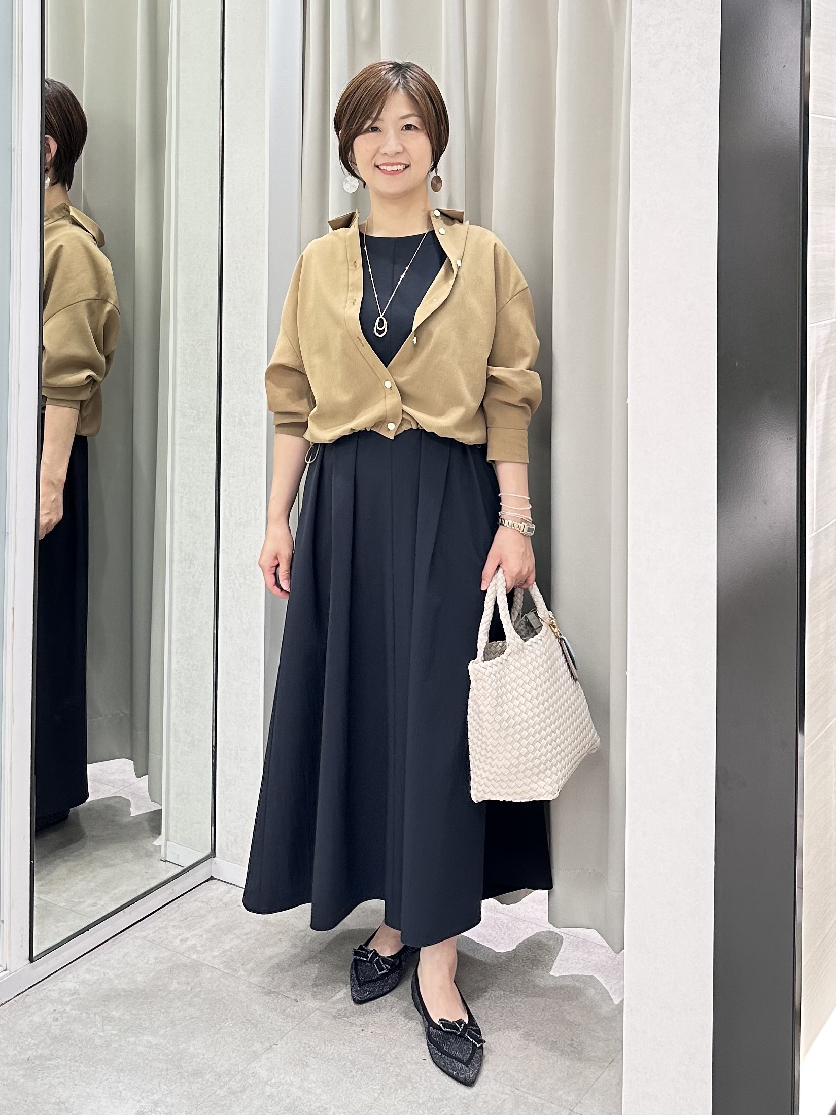 みなこさんの「UNTITLED｜【秋羽織り/セットアップ可/UVカット】エアリークールドロストシャツ」を使ったコーディネート