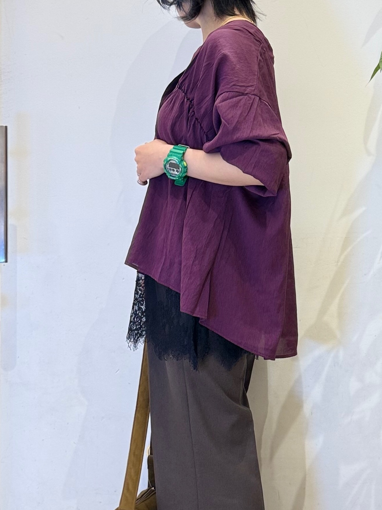 misakiさんの「SHOO･LA･RUE｜【前後2WAY/洗濯機可】レイヤードの幅広がる 旬顔裾レースタンクトップ」を使ったコーディネート